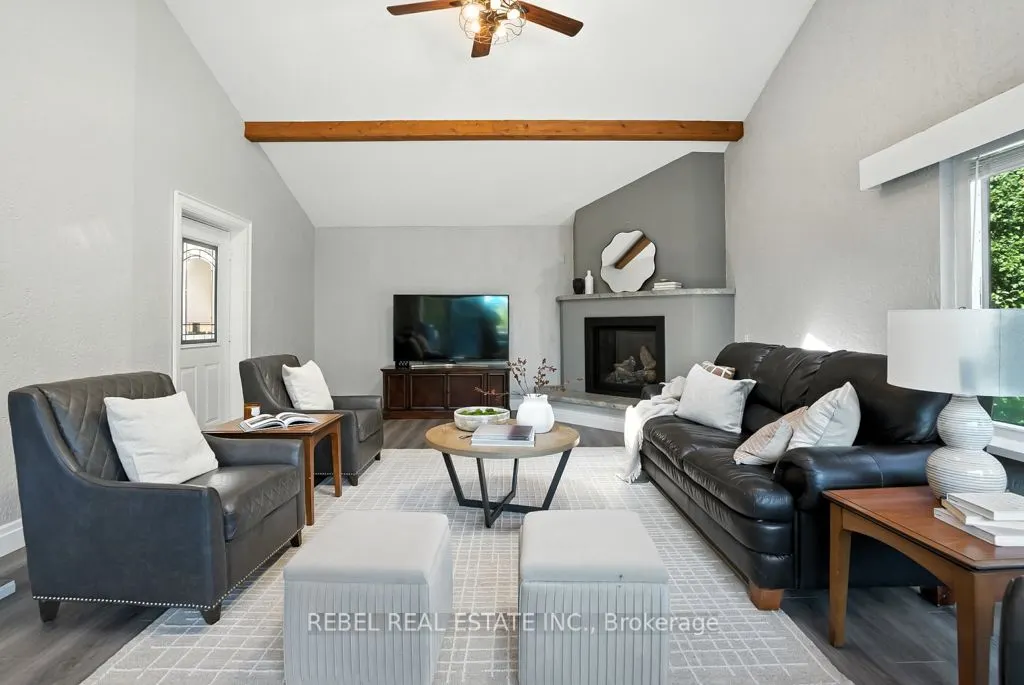 738 Spragge Crescent