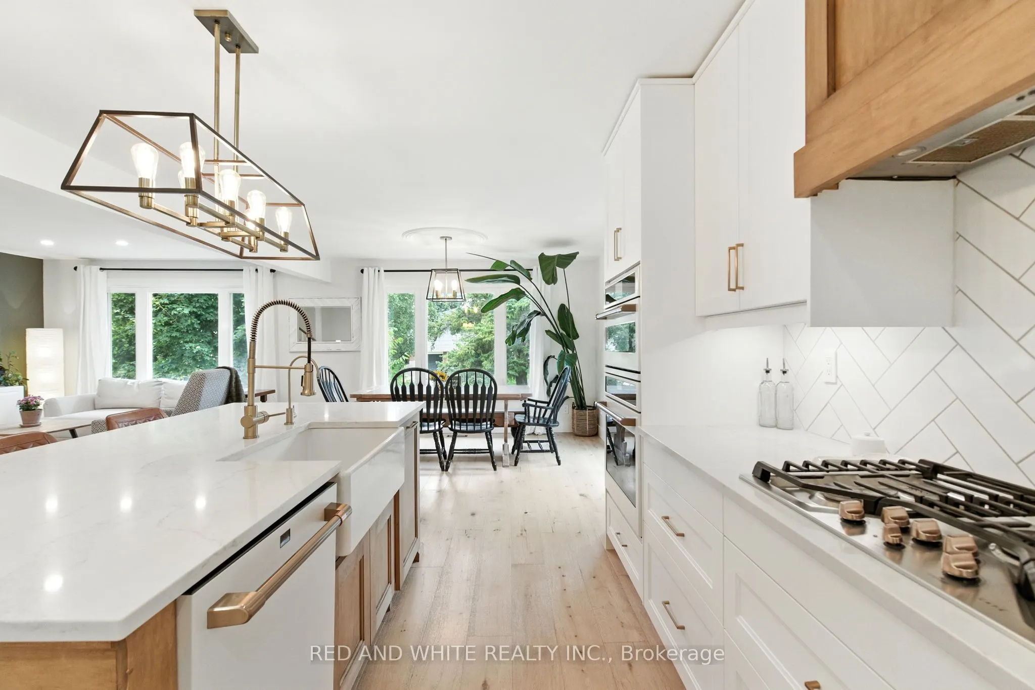 210 Northlake Drive
