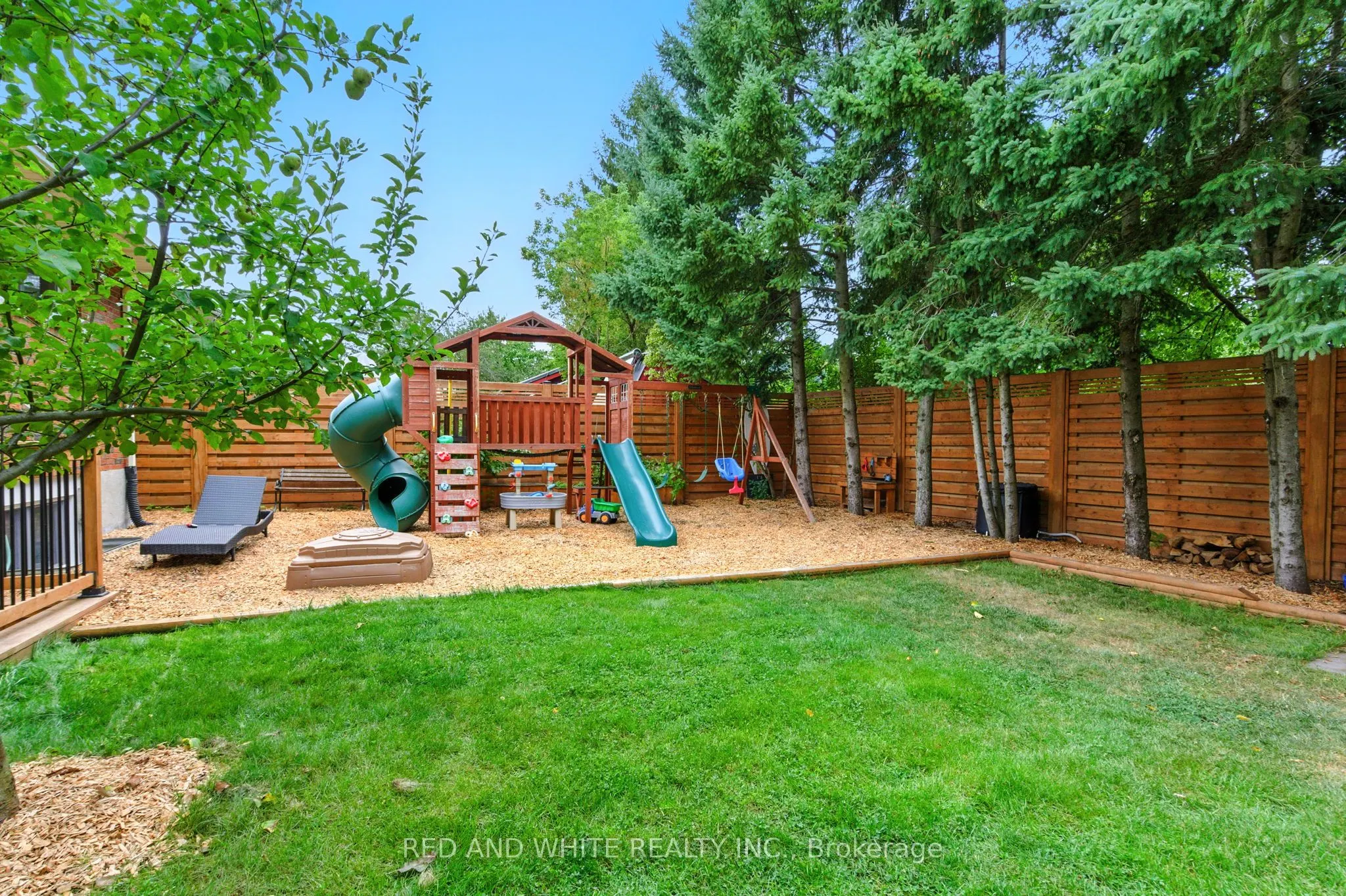 210 Northlake Drive
