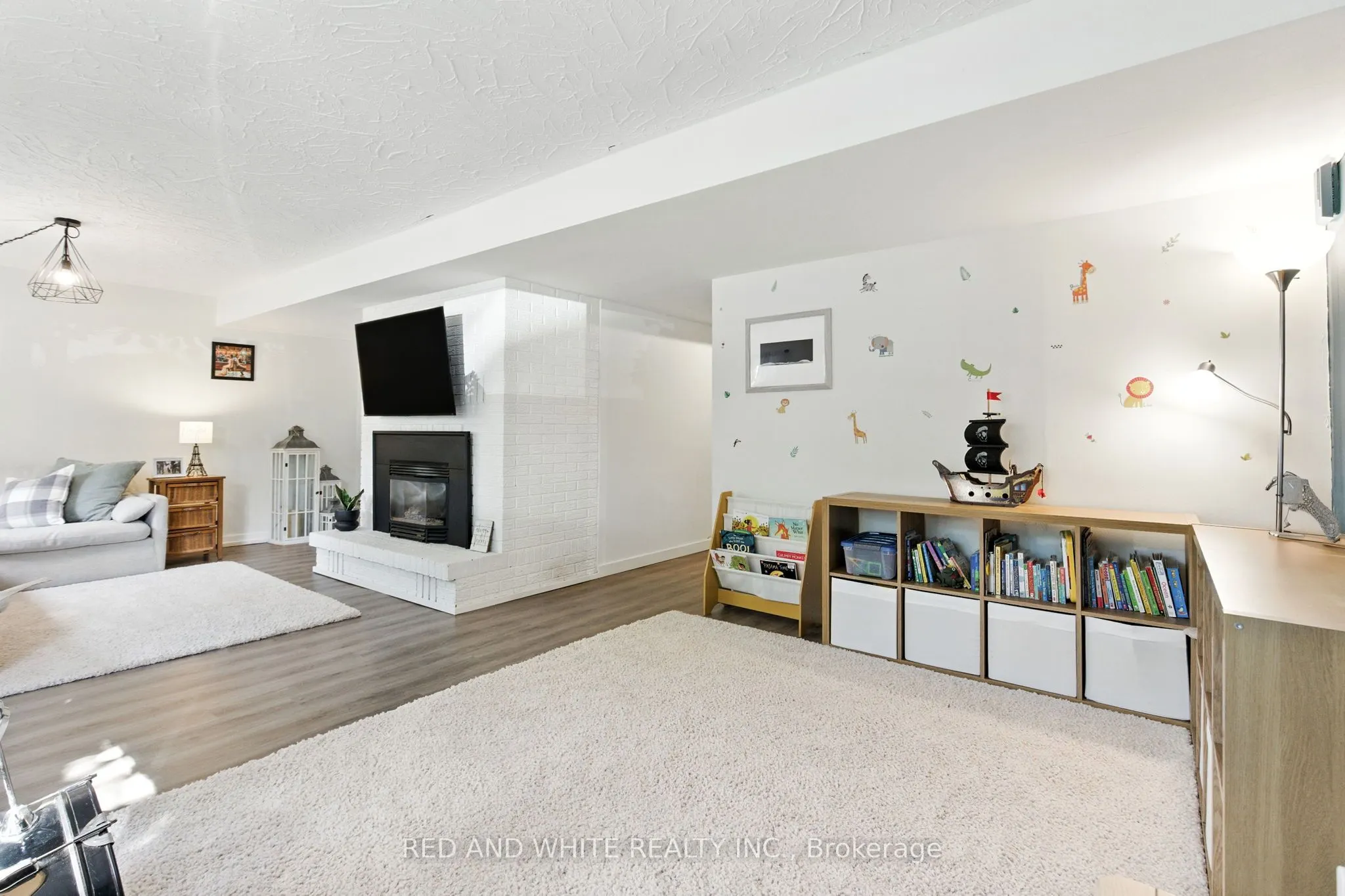 210 Northlake Drive