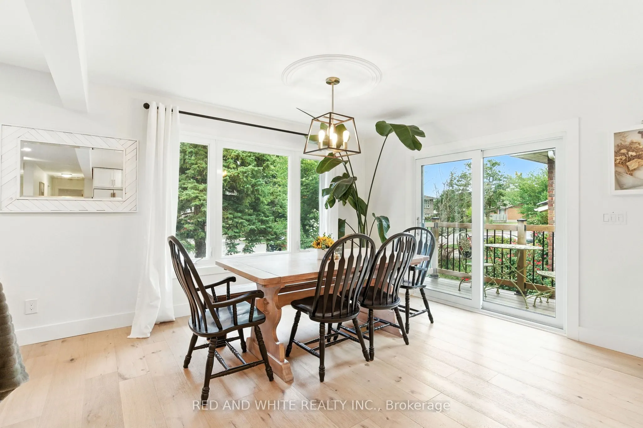 210 Northlake Drive