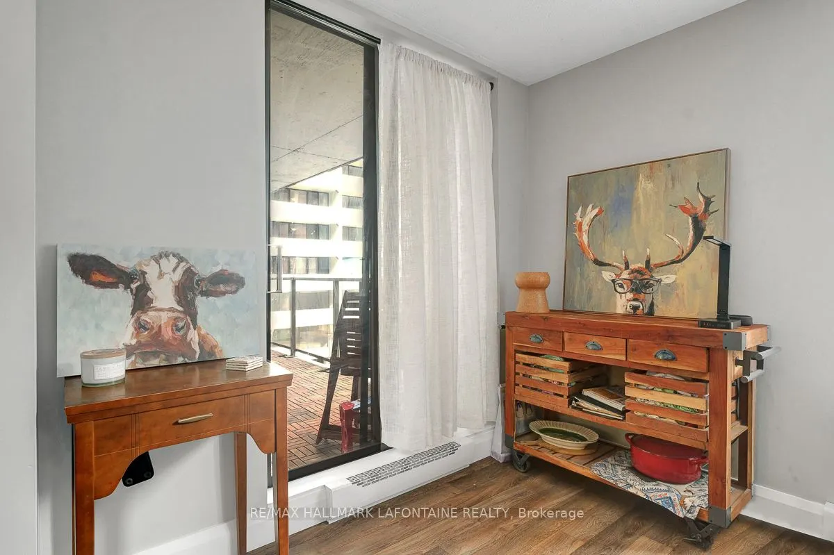 475 Laurier Avenue W, #401