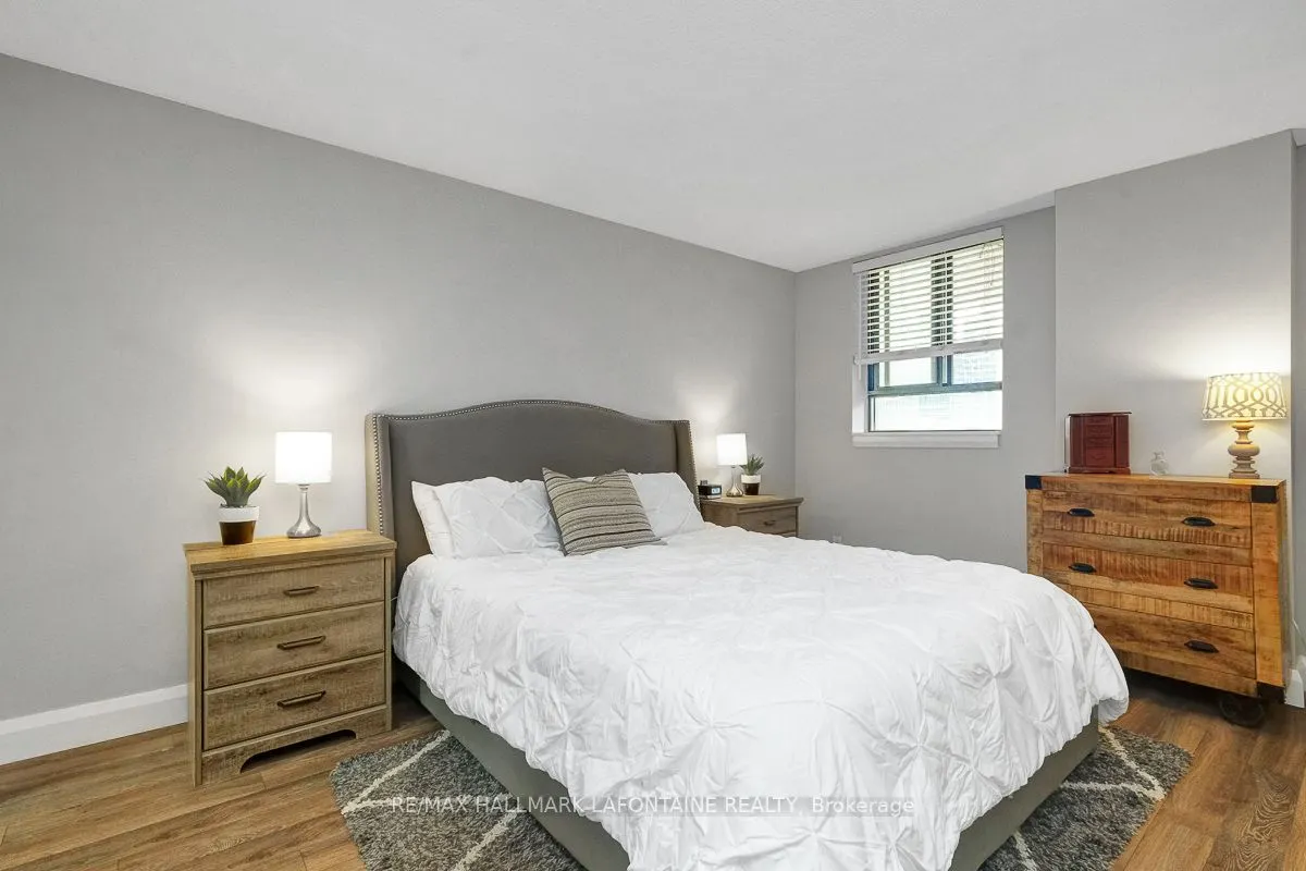 475 Laurier Avenue W, #401