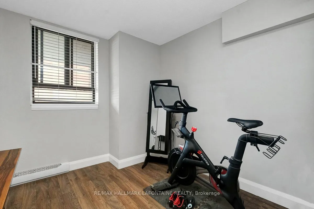 475 Laurier Avenue W, #401