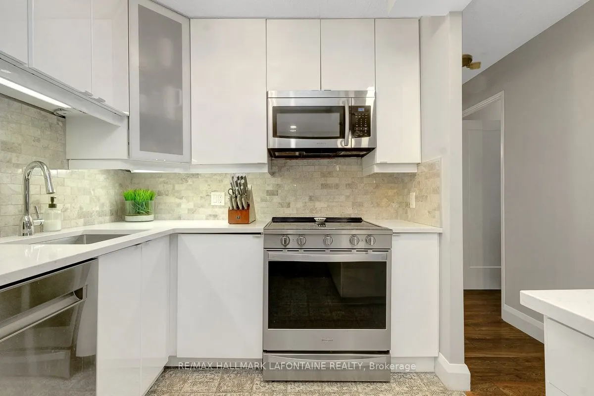 475 Laurier Avenue W, #401