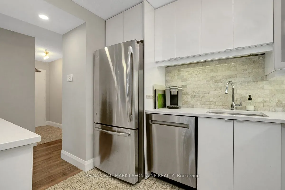 475 Laurier Avenue W, #401