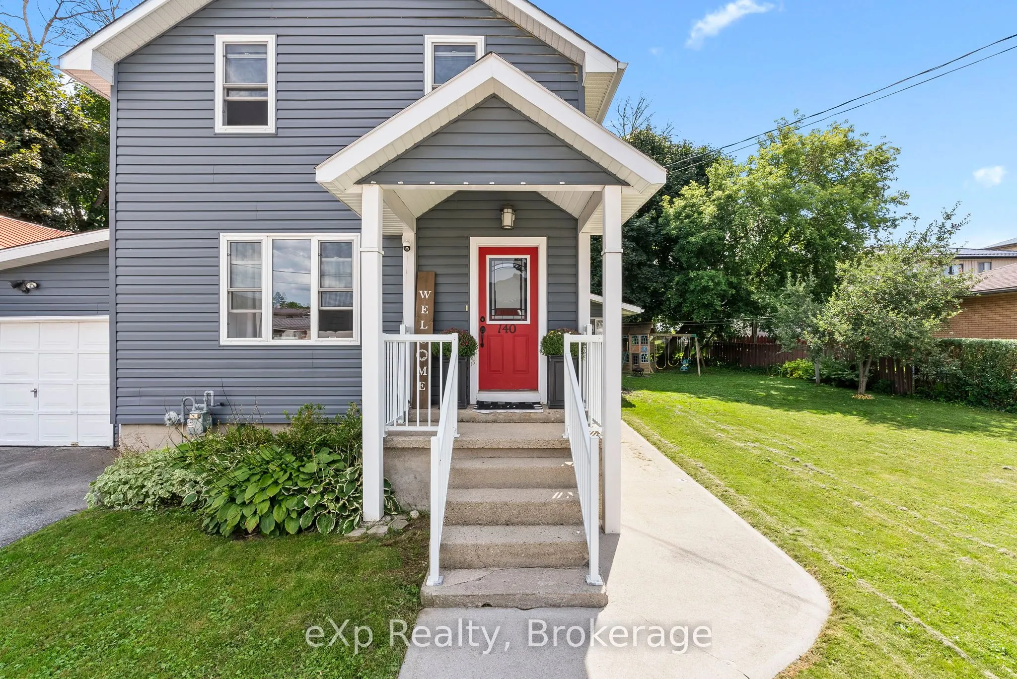 140 KING Street E