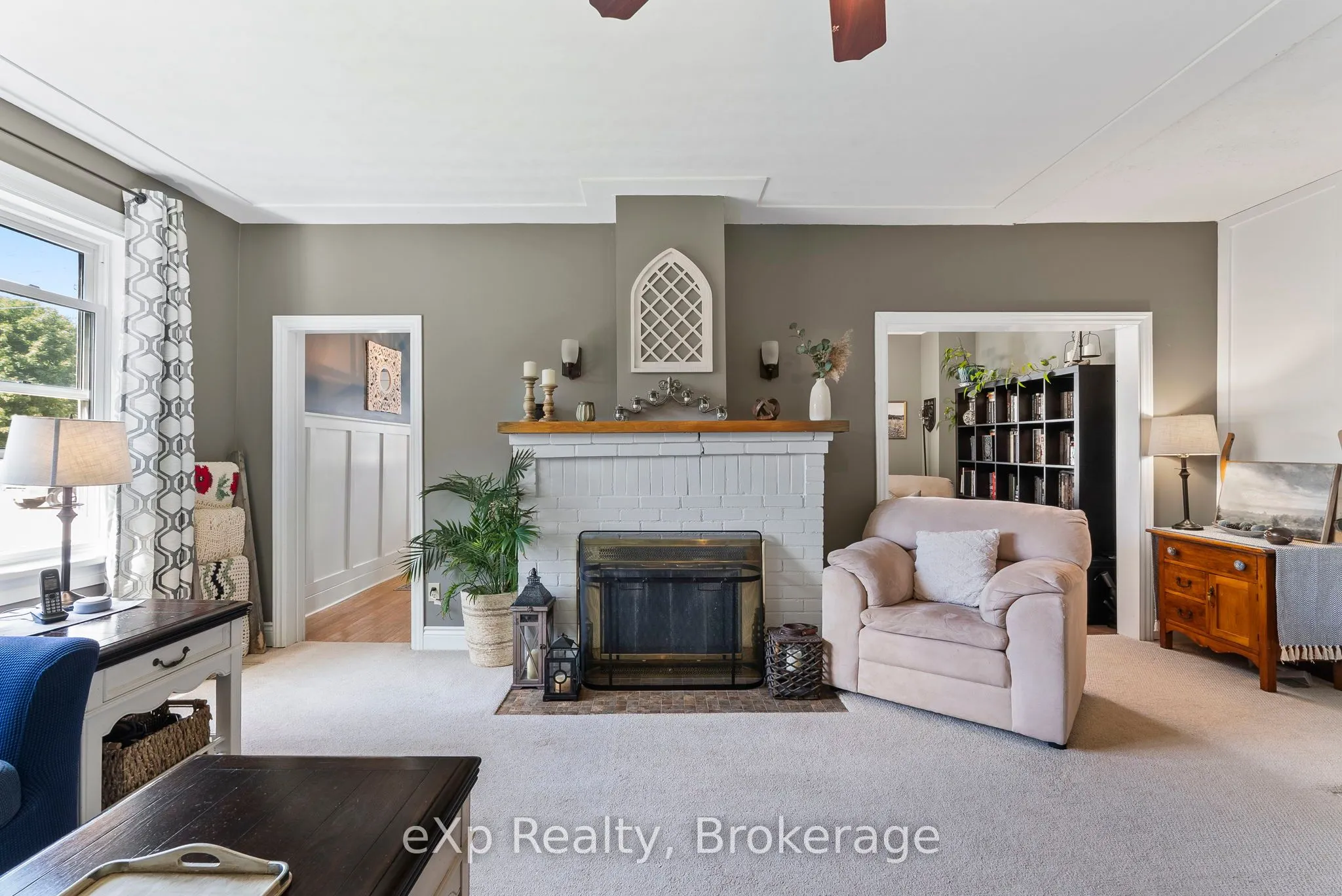 140 KING Street E