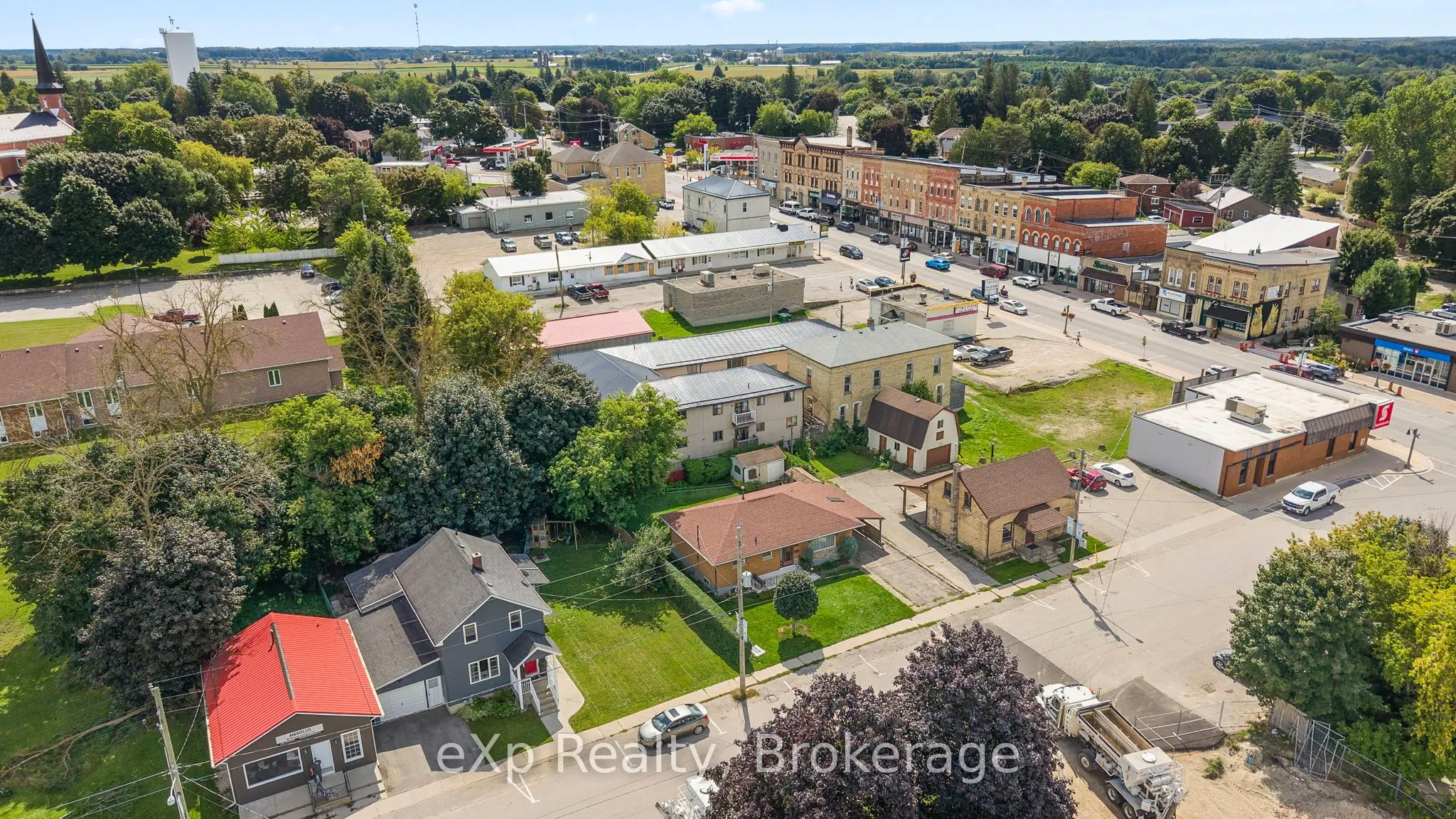 140 KING Street E