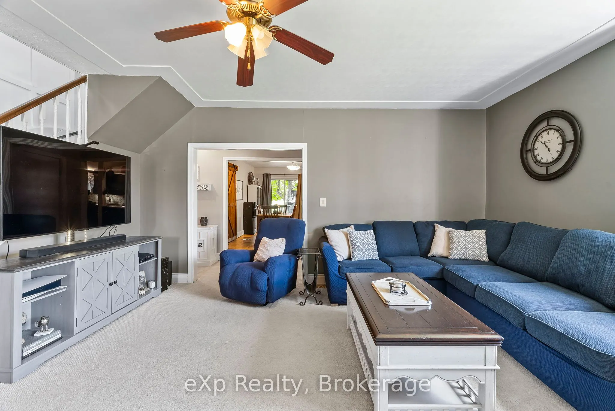 140 KING Street E