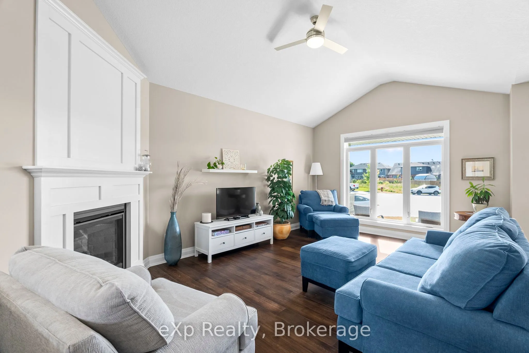 127 DOUG'S Crescent