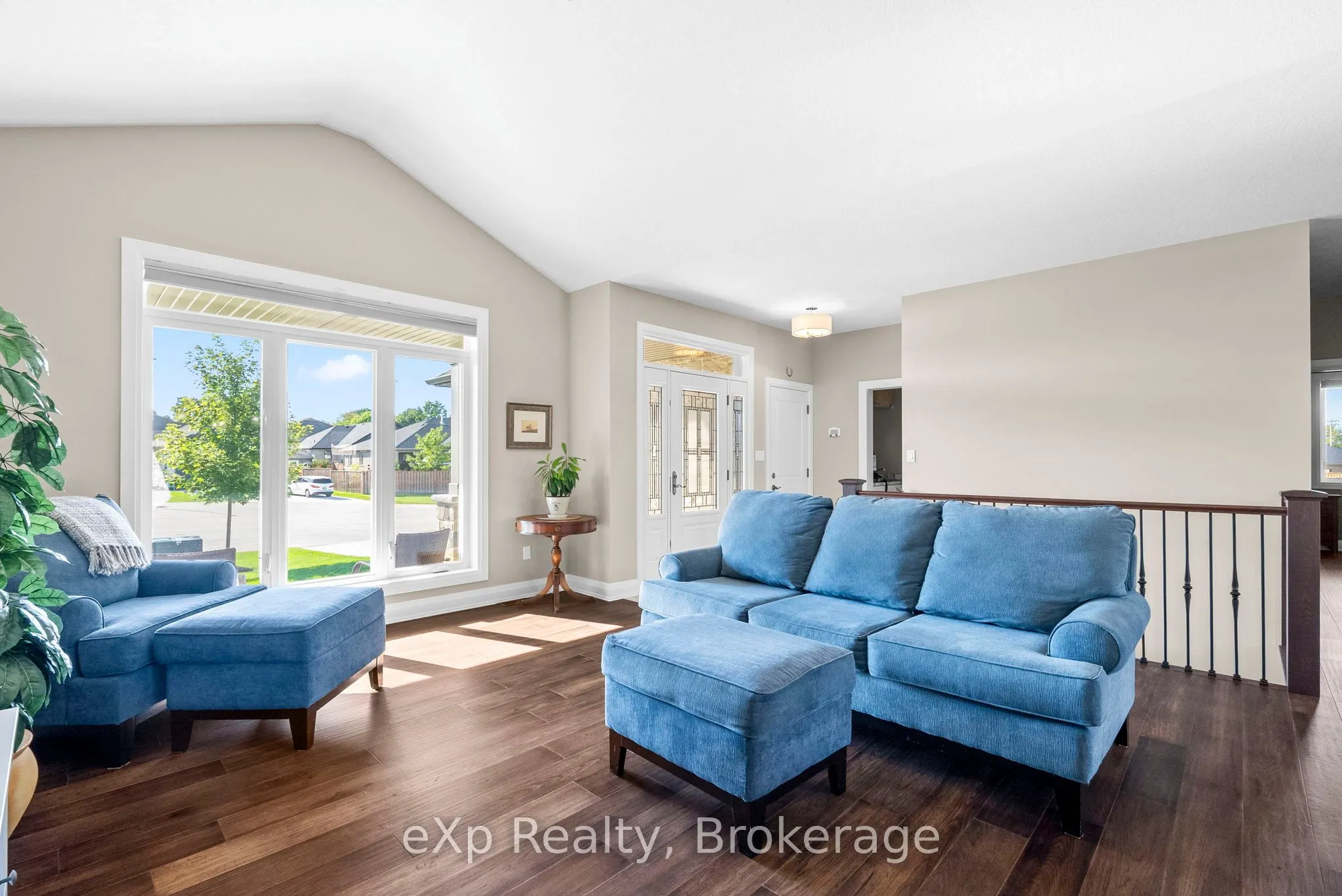127 DOUG'S Crescent