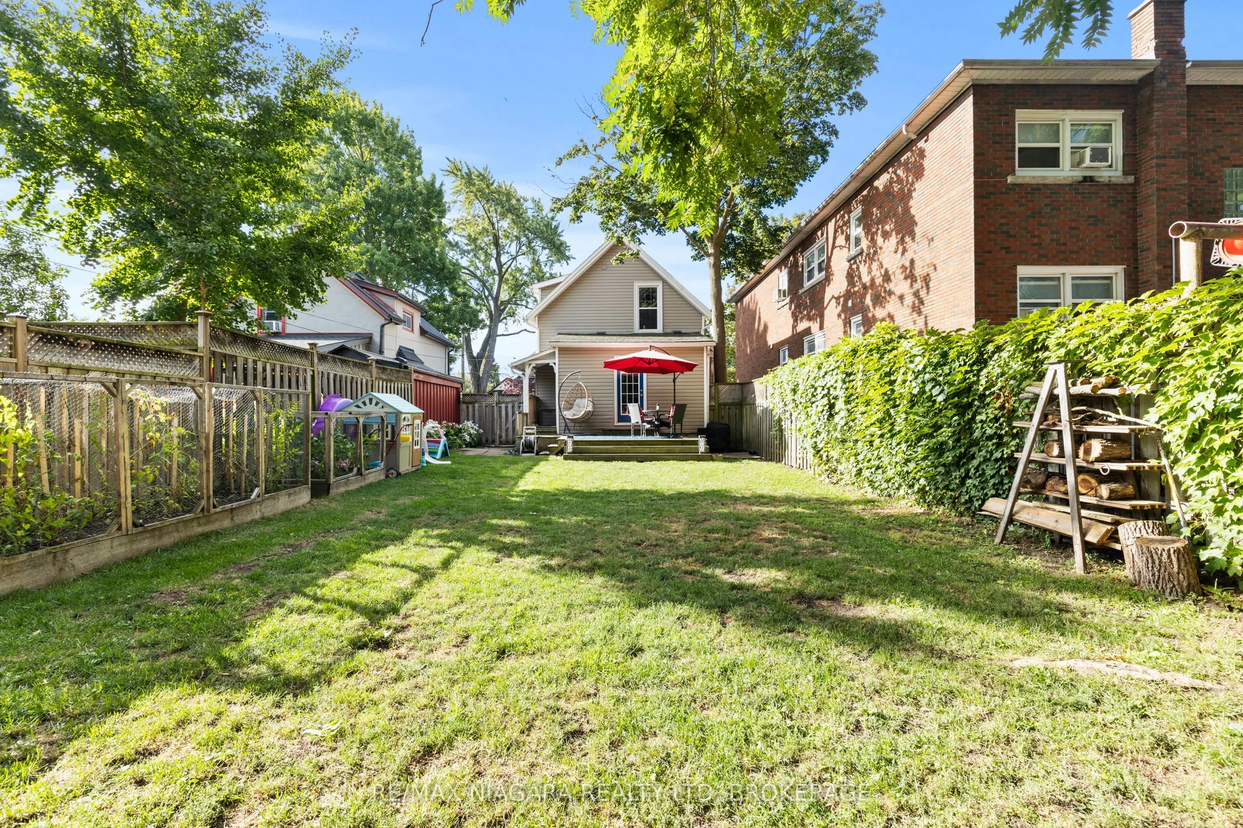 85 Maple Street