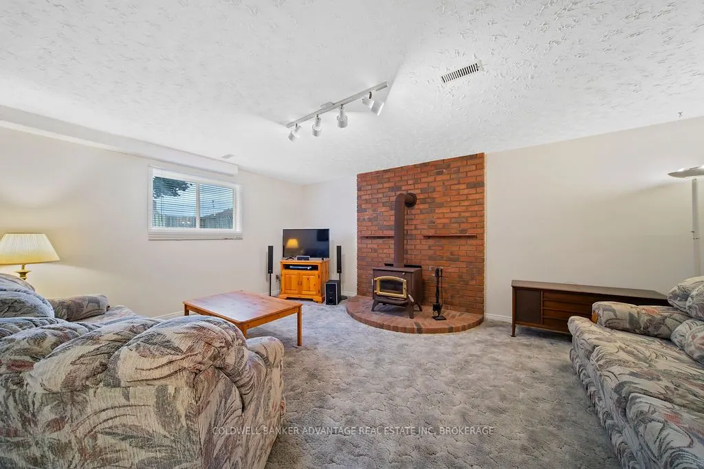 7362 Nathan Crescent