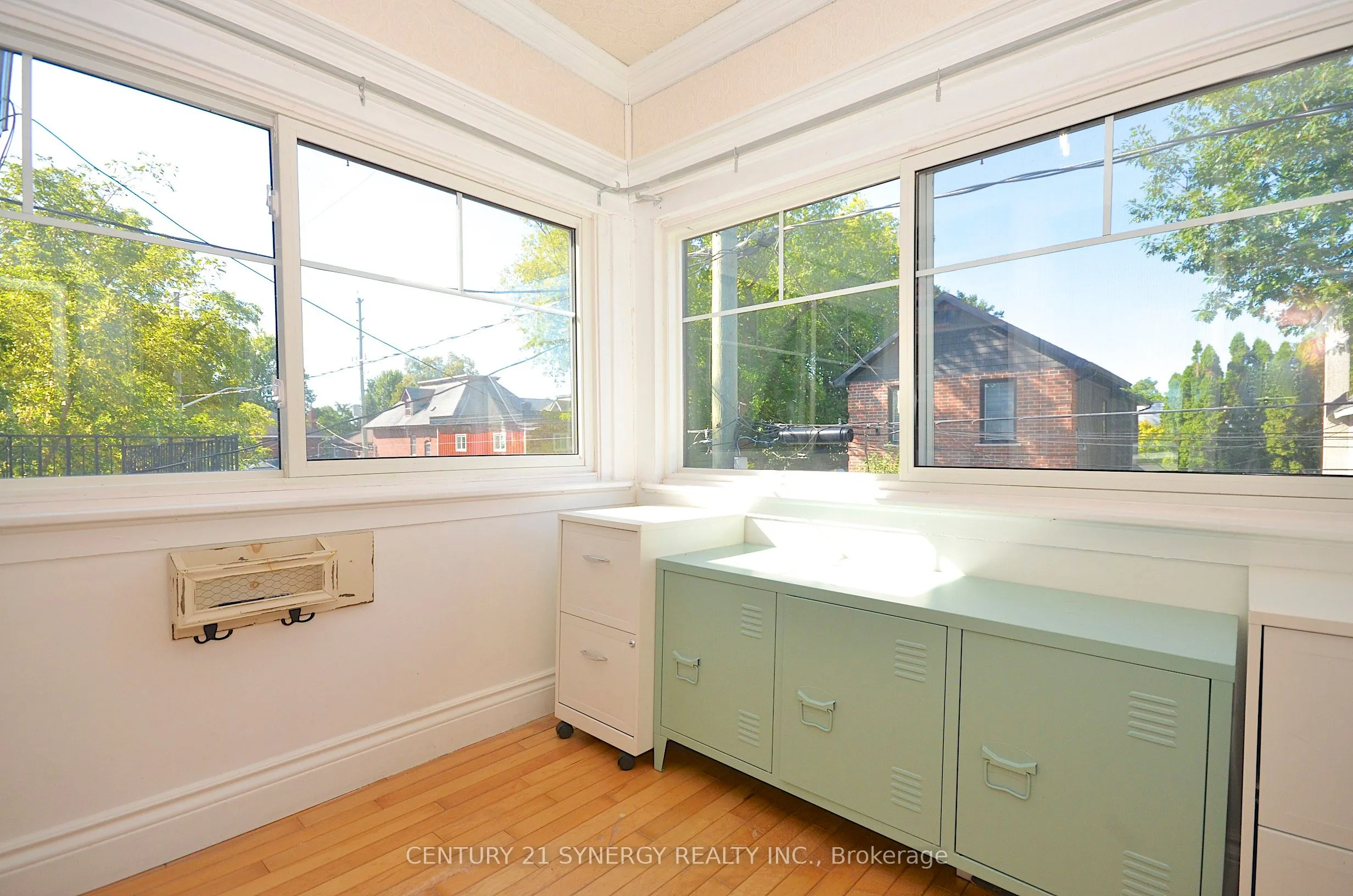 47 Roslyn Avenue