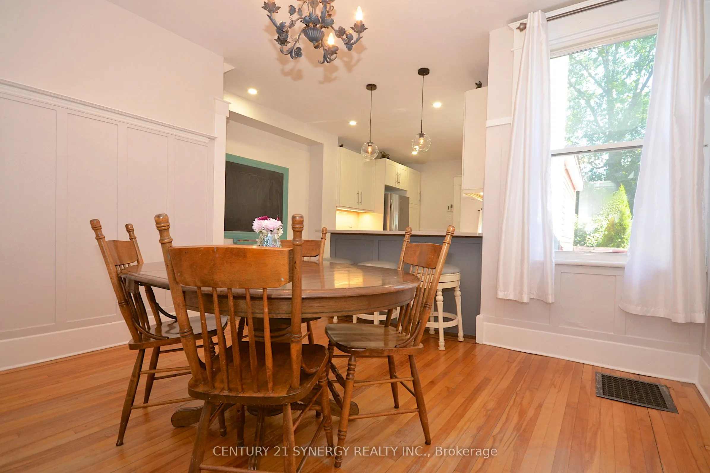 47 Roslyn Avenue