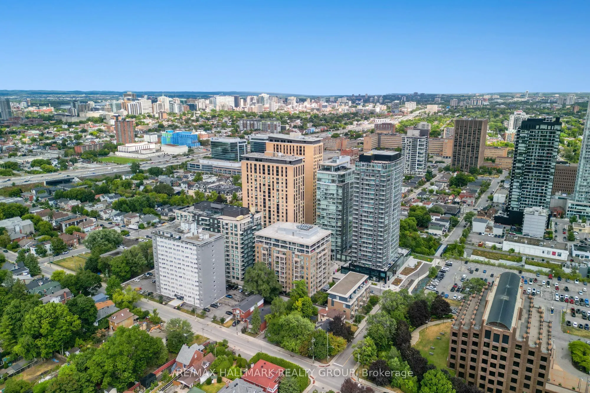 100 Champagne Avenue S, #706