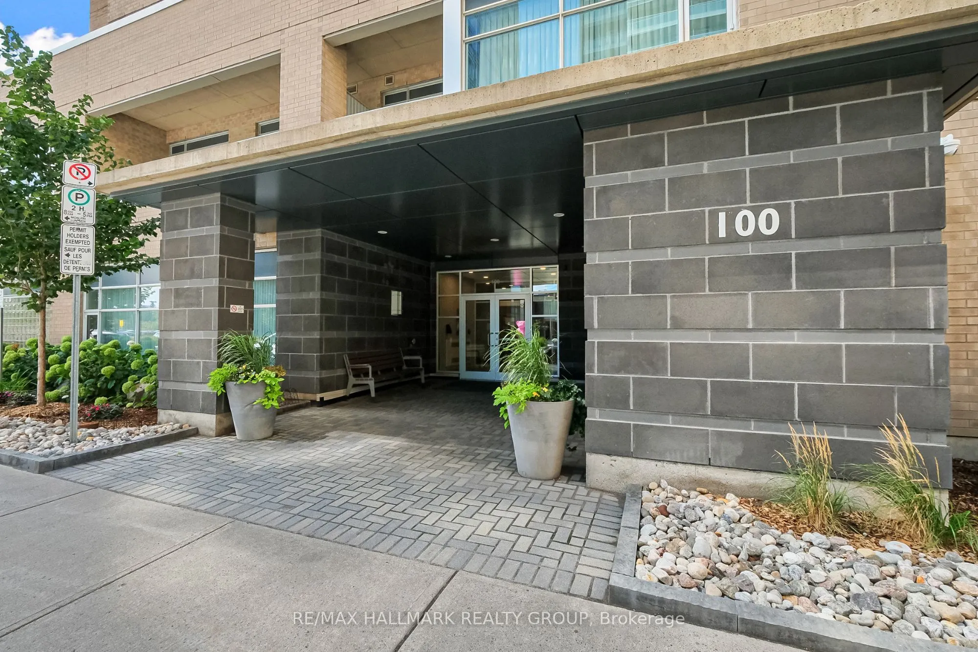 100 Champagne Avenue S, #706