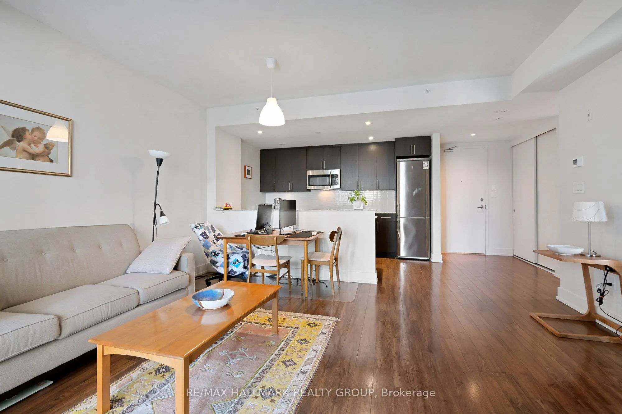 100 Champagne Avenue S, #706