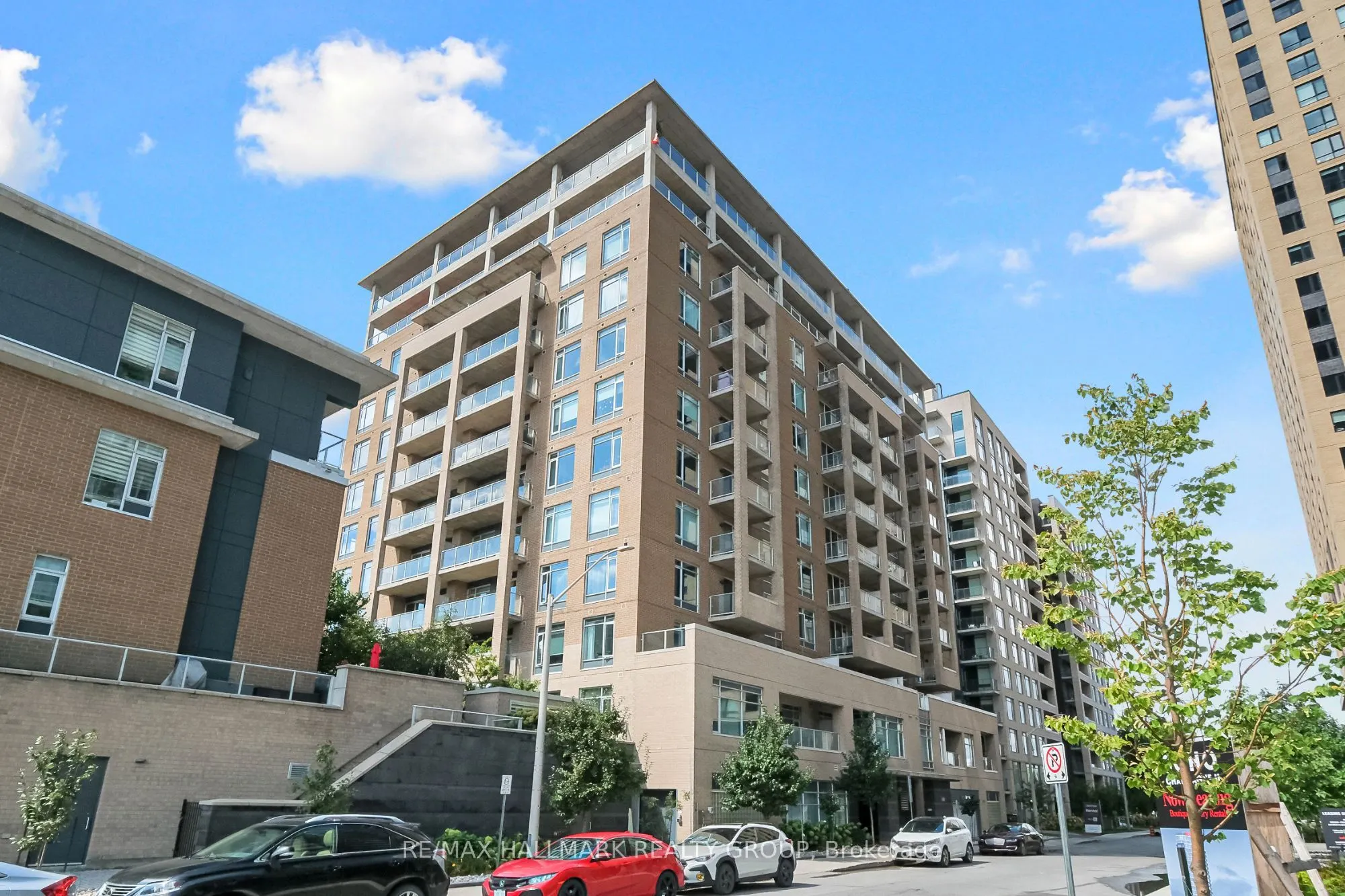100 Champagne Avenue S, #706