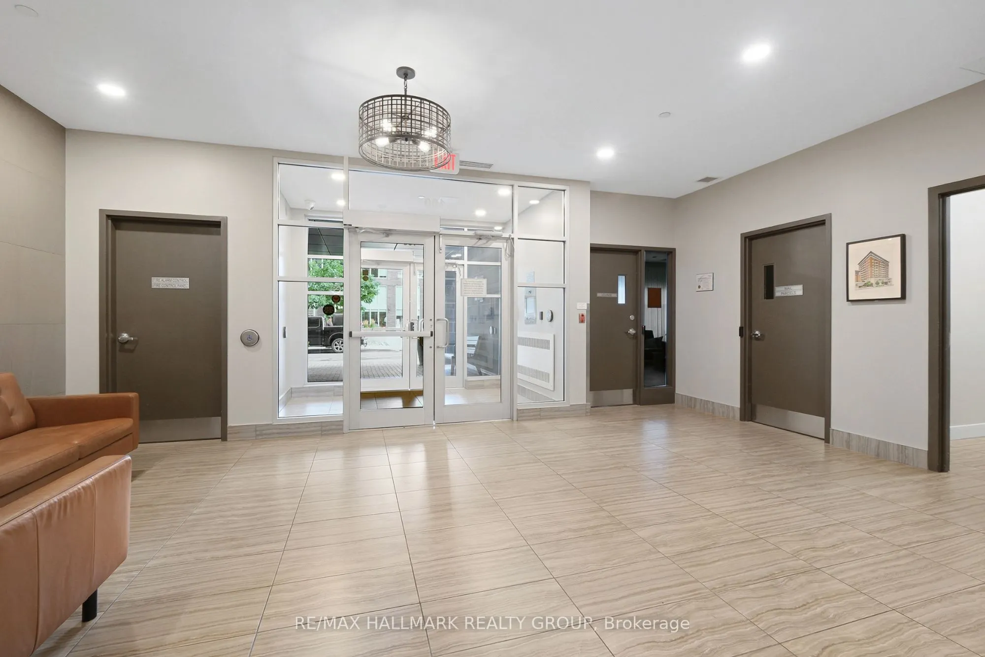 100 Champagne Avenue S, #706