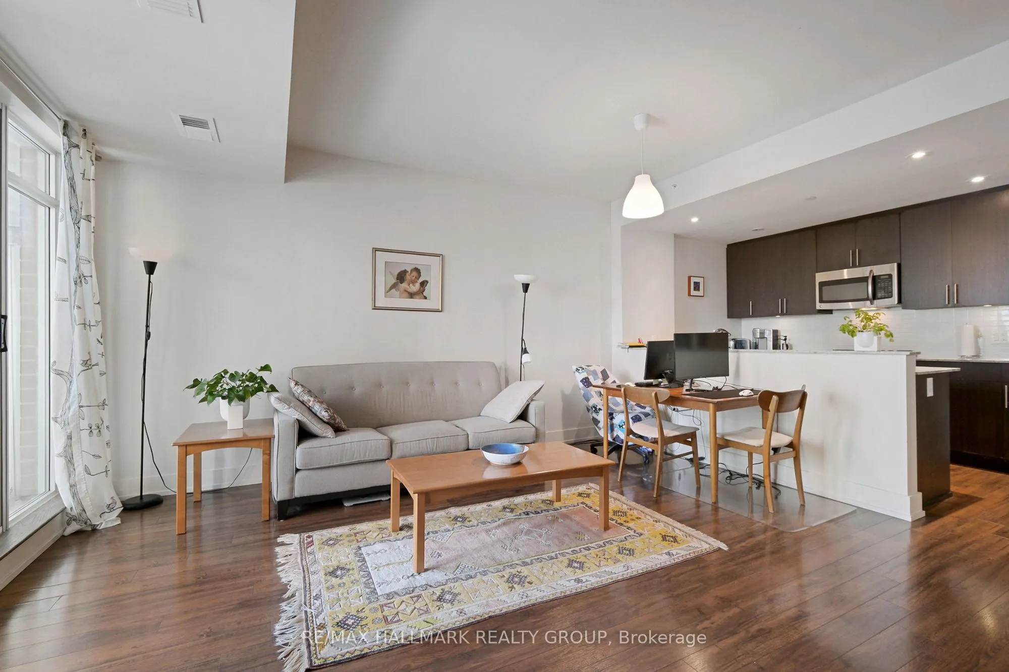 100 Champagne Avenue S, #706