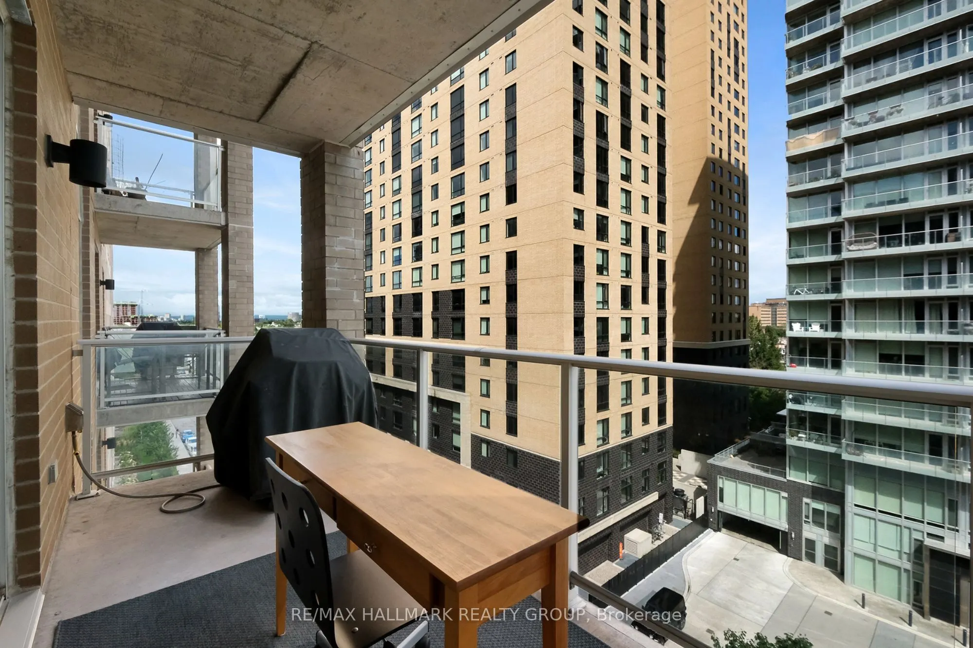 100 Champagne Avenue S, #706