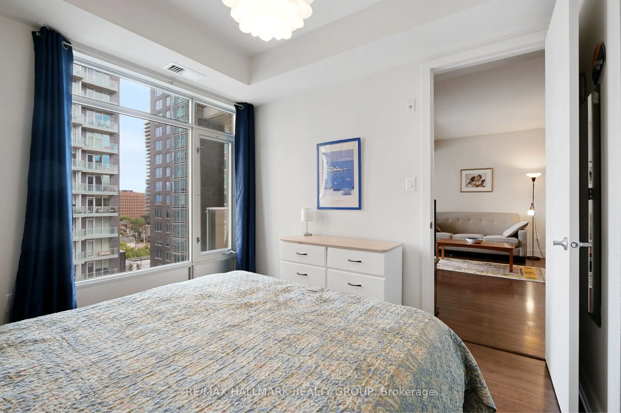100 Champagne Avenue S, #706