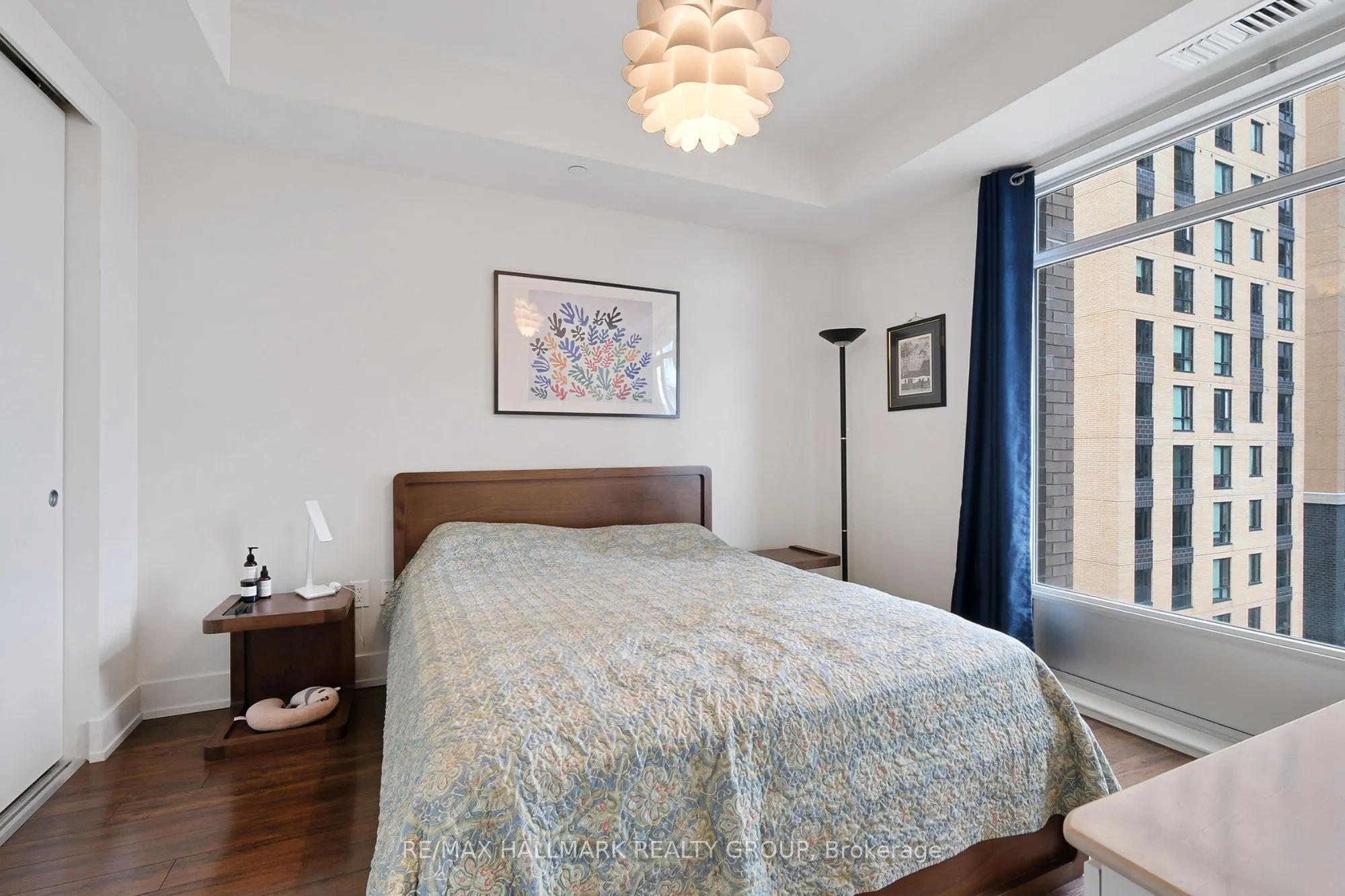 100 Champagne Avenue S, #706