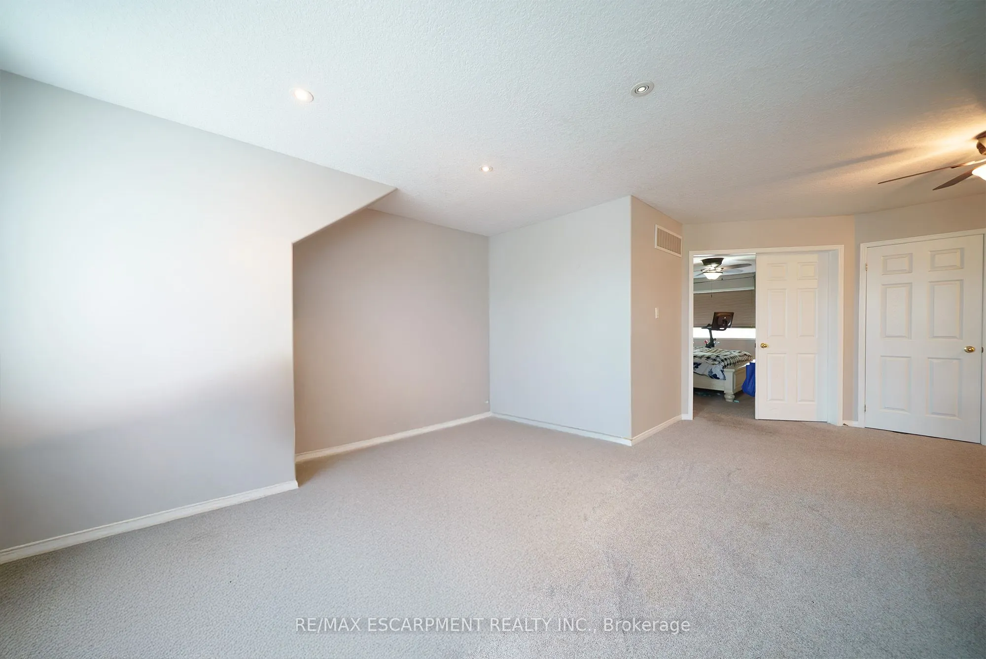 12 Gaydon Way