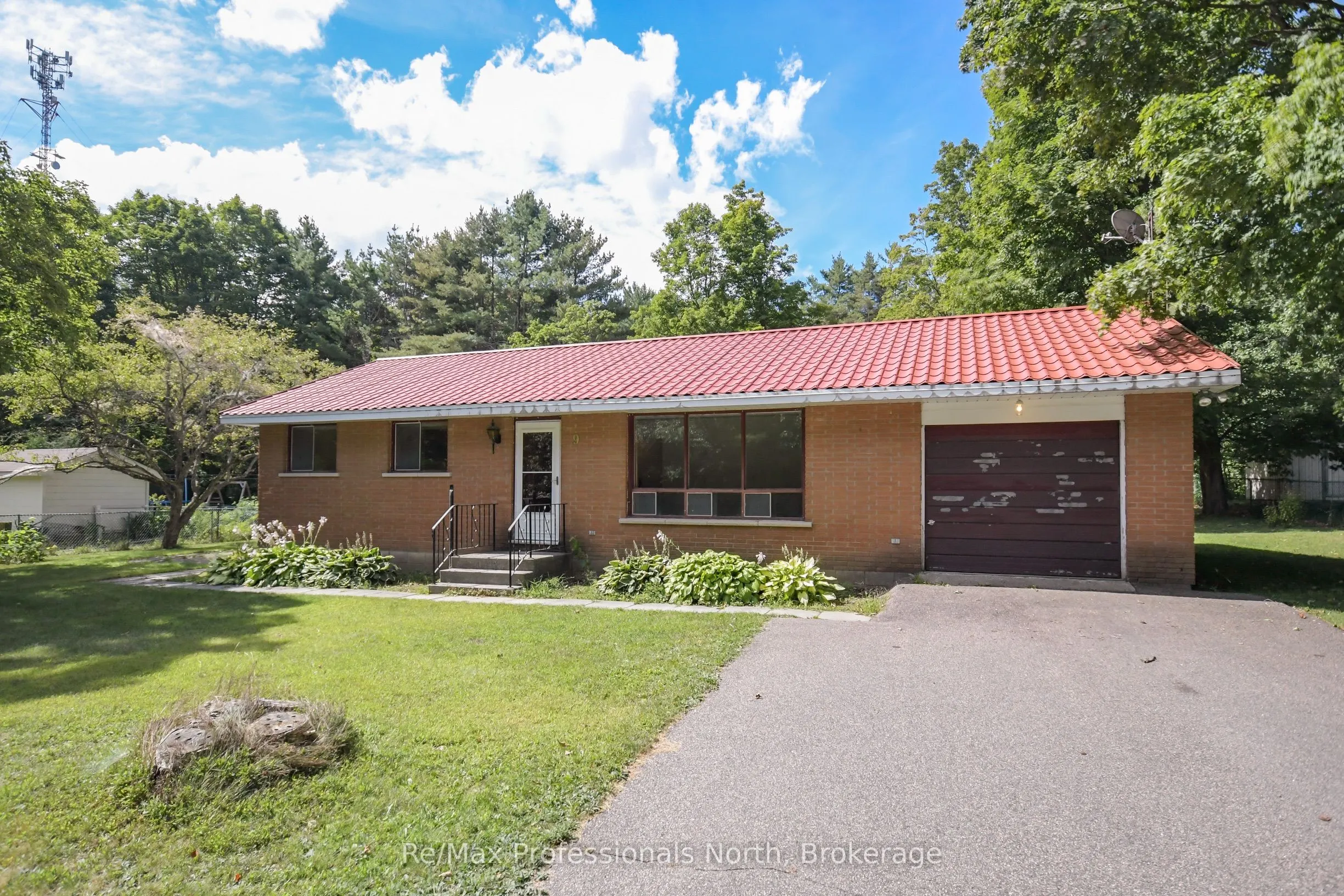 9 Macnaughtan Court