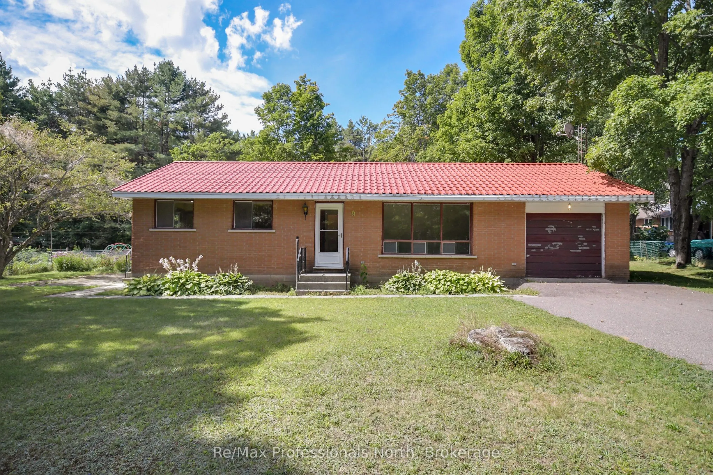 9 Macnaughtan Court