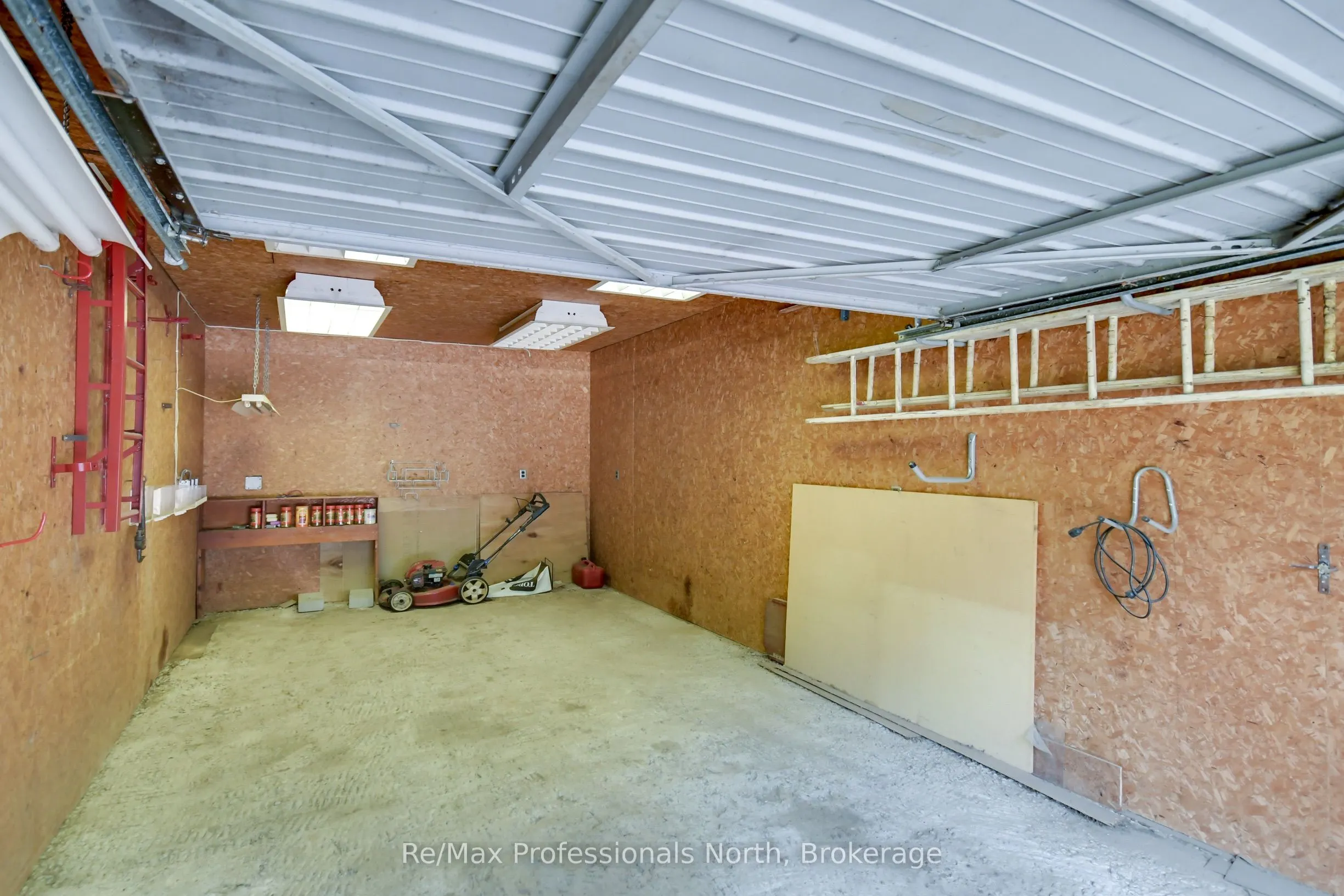 9 Macnaughtan Court