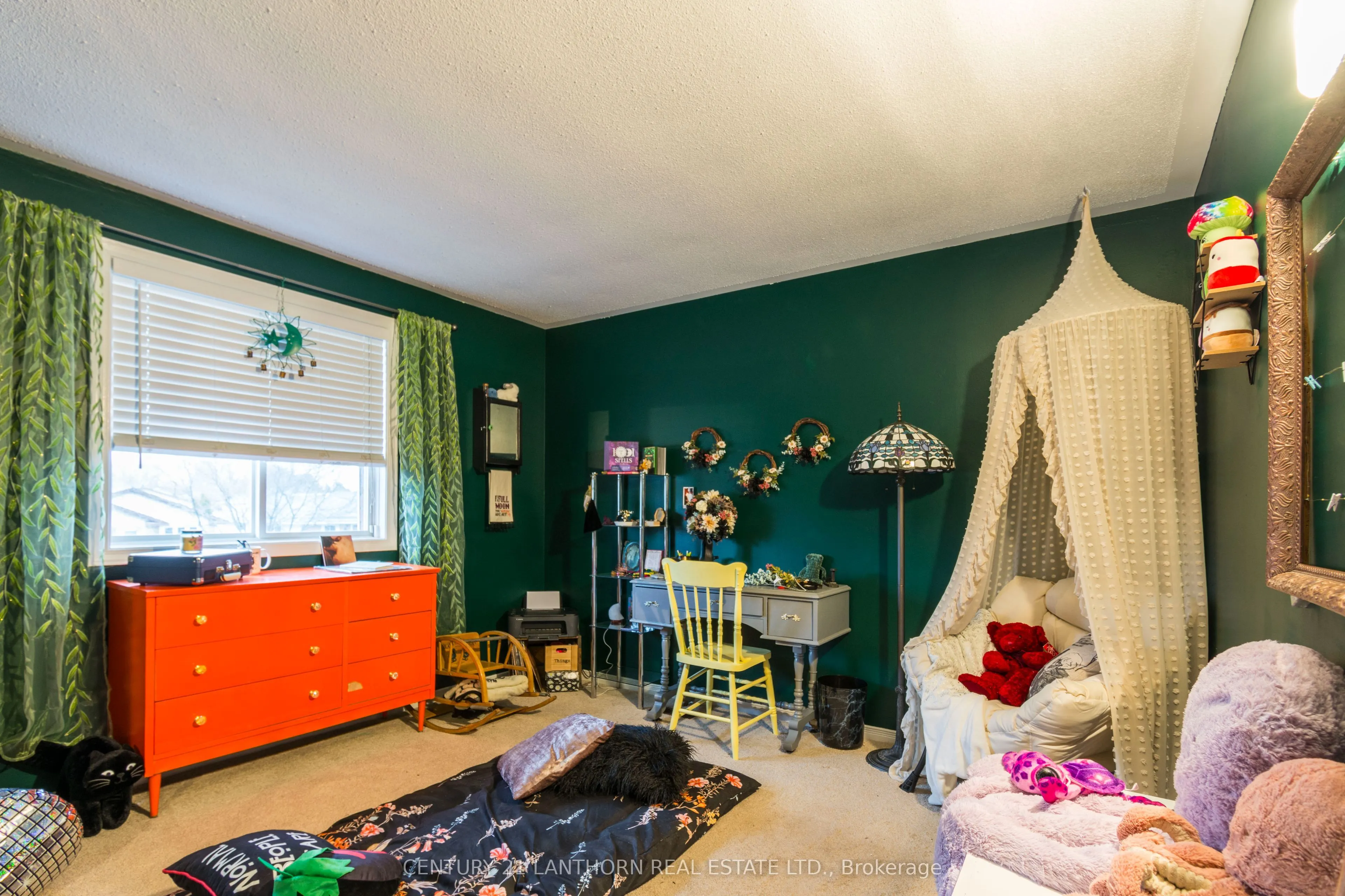19 Bogart Crescent