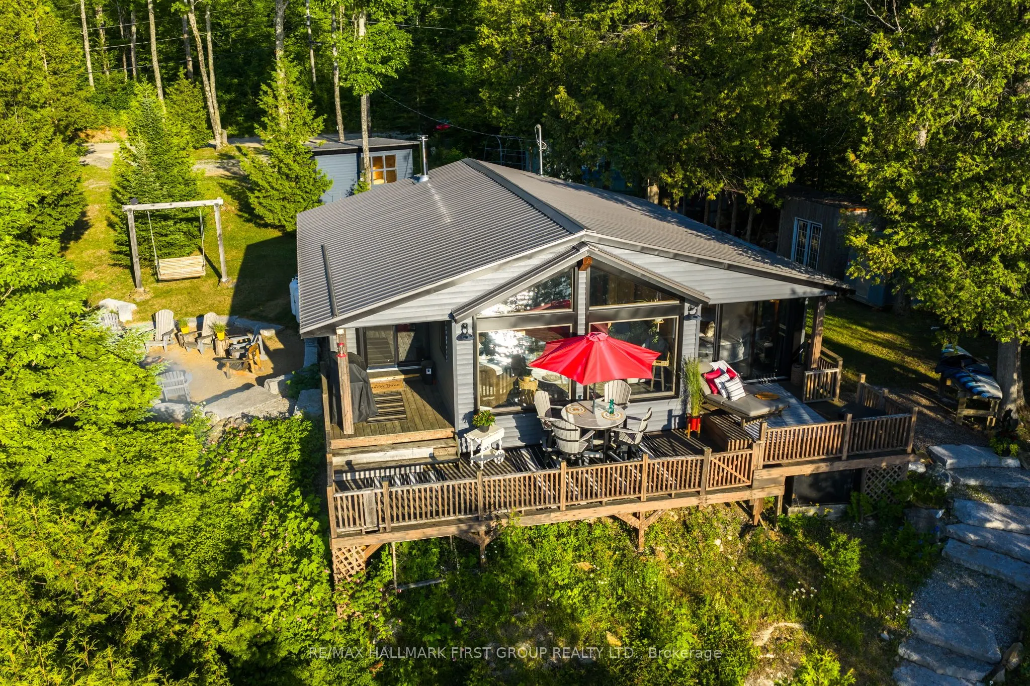 402 STEENBURG LAKE Road S