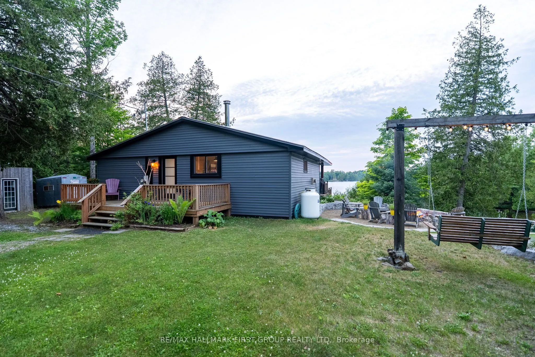 402 STEENBURG LAKE Road S