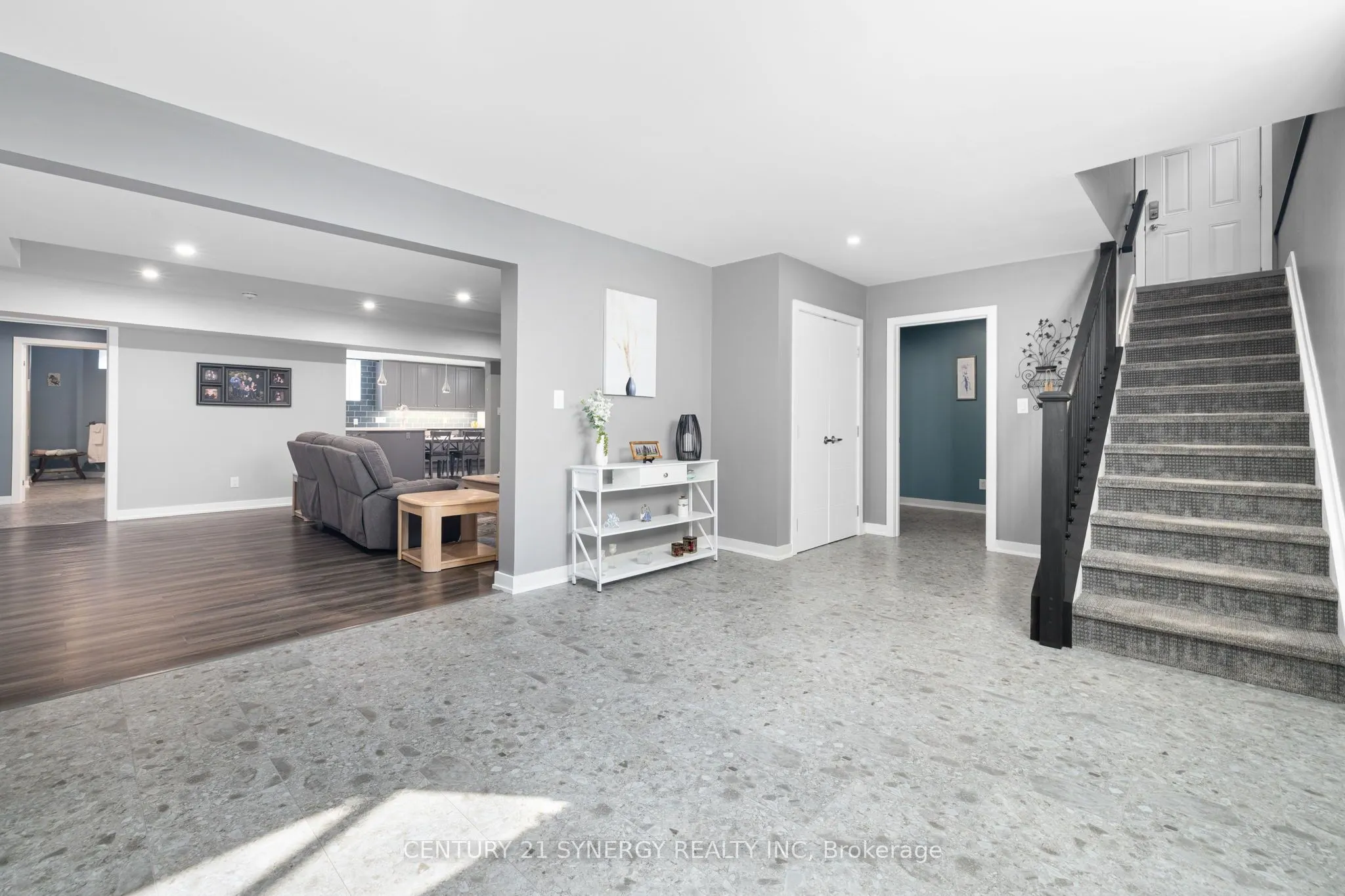 1281 Georges Vanier Drive N