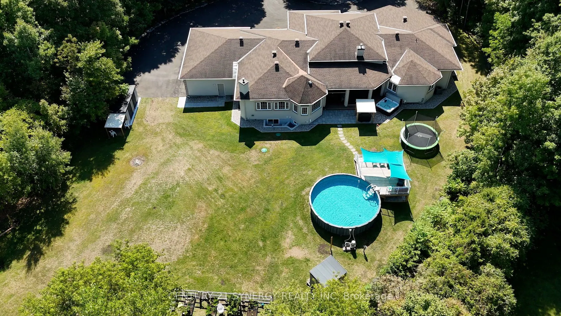 1281 Georges Vanier Drive N