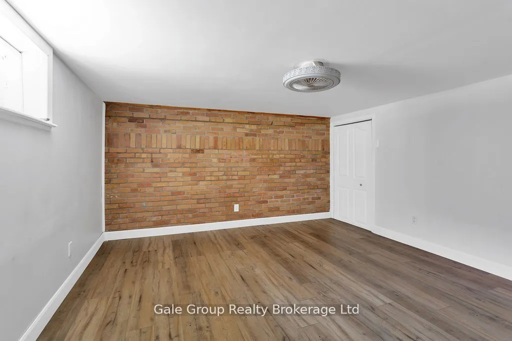 253 John Street N