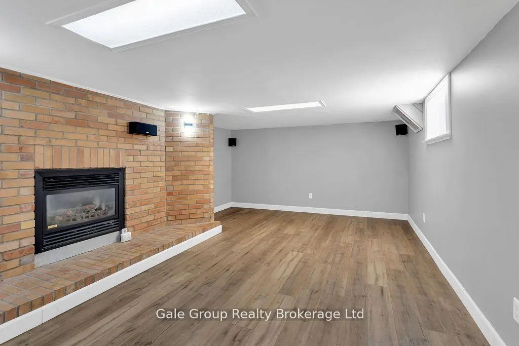 253 John Street N