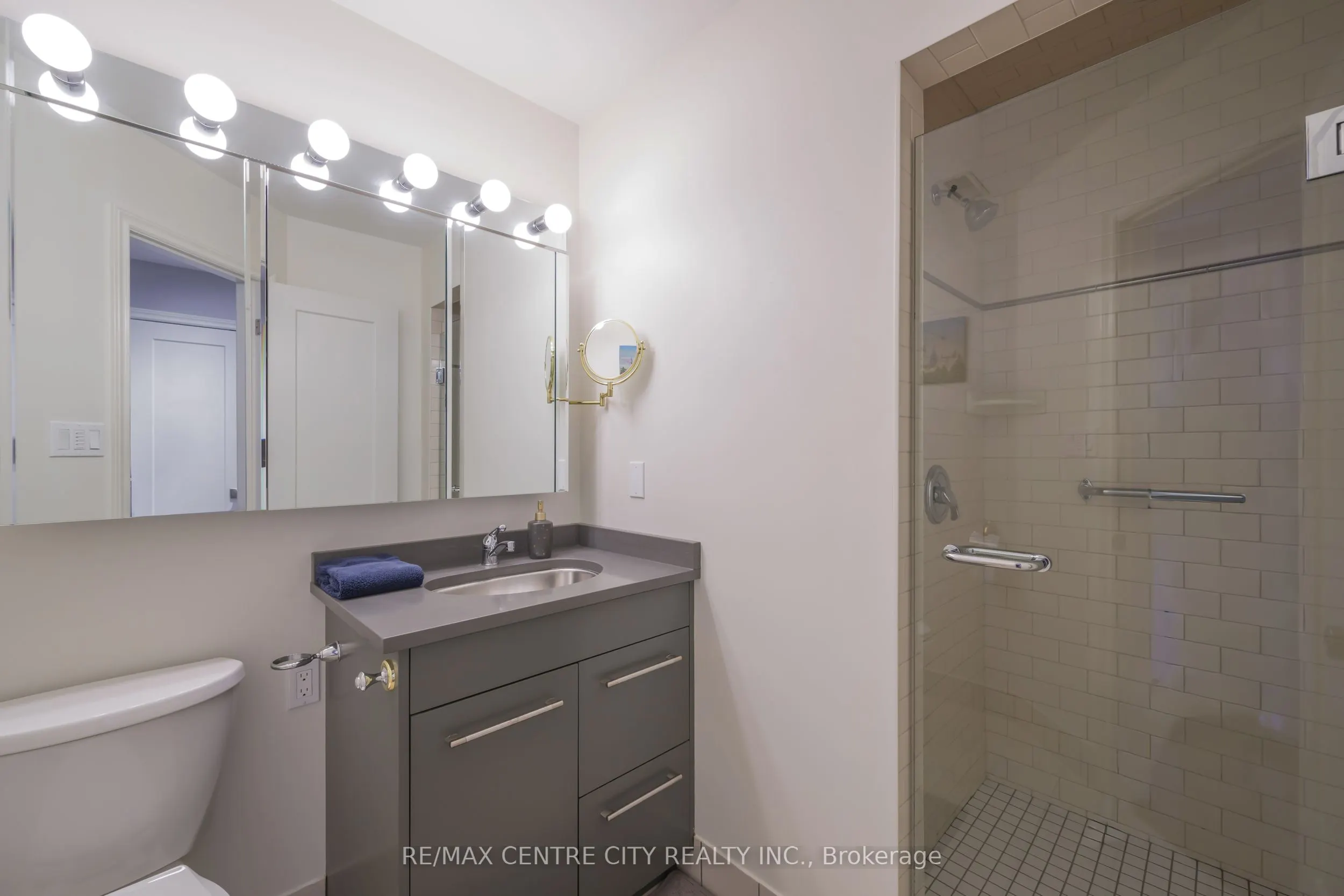 19 King Street, #1102