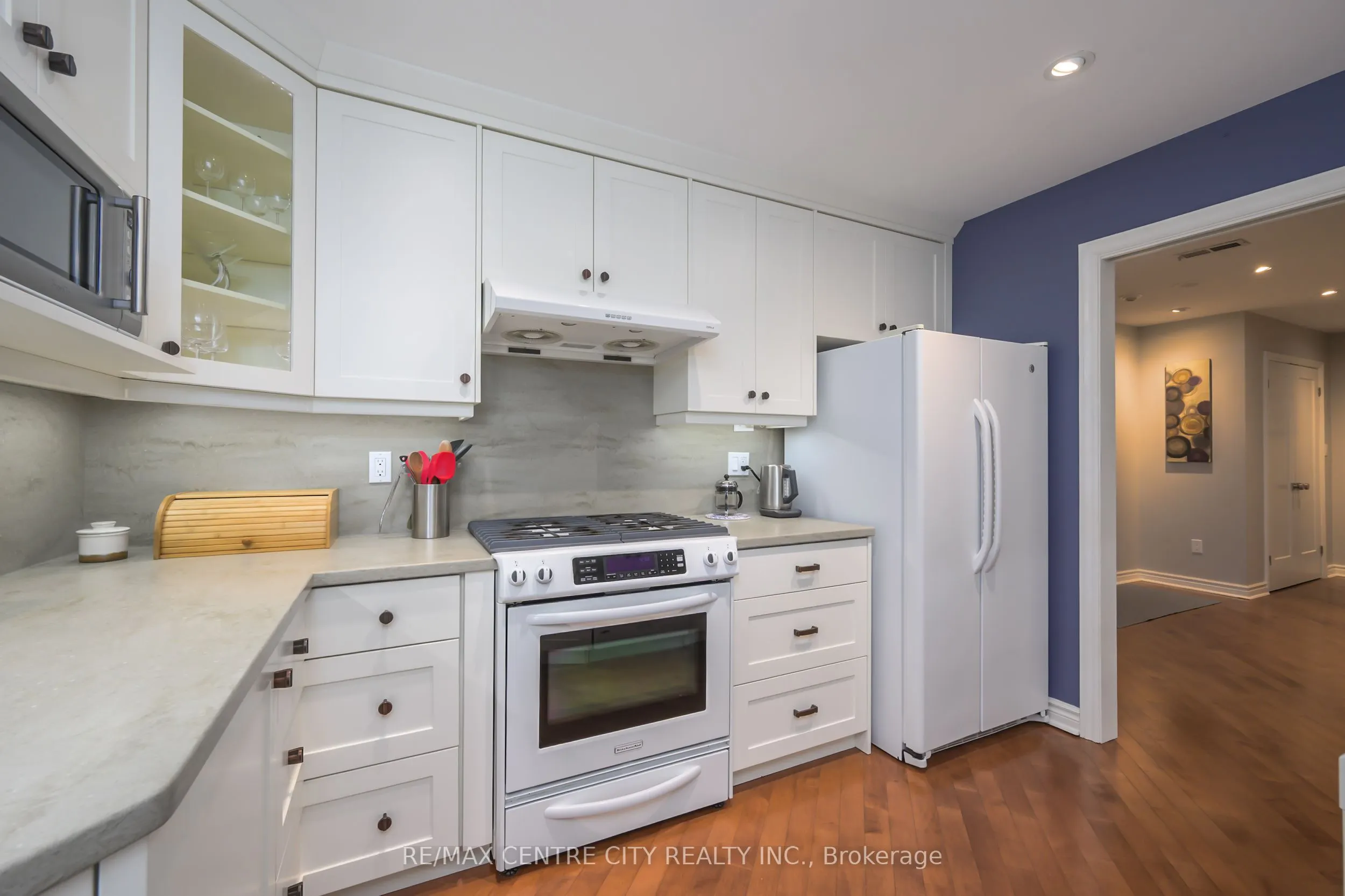19 King Street, #1102