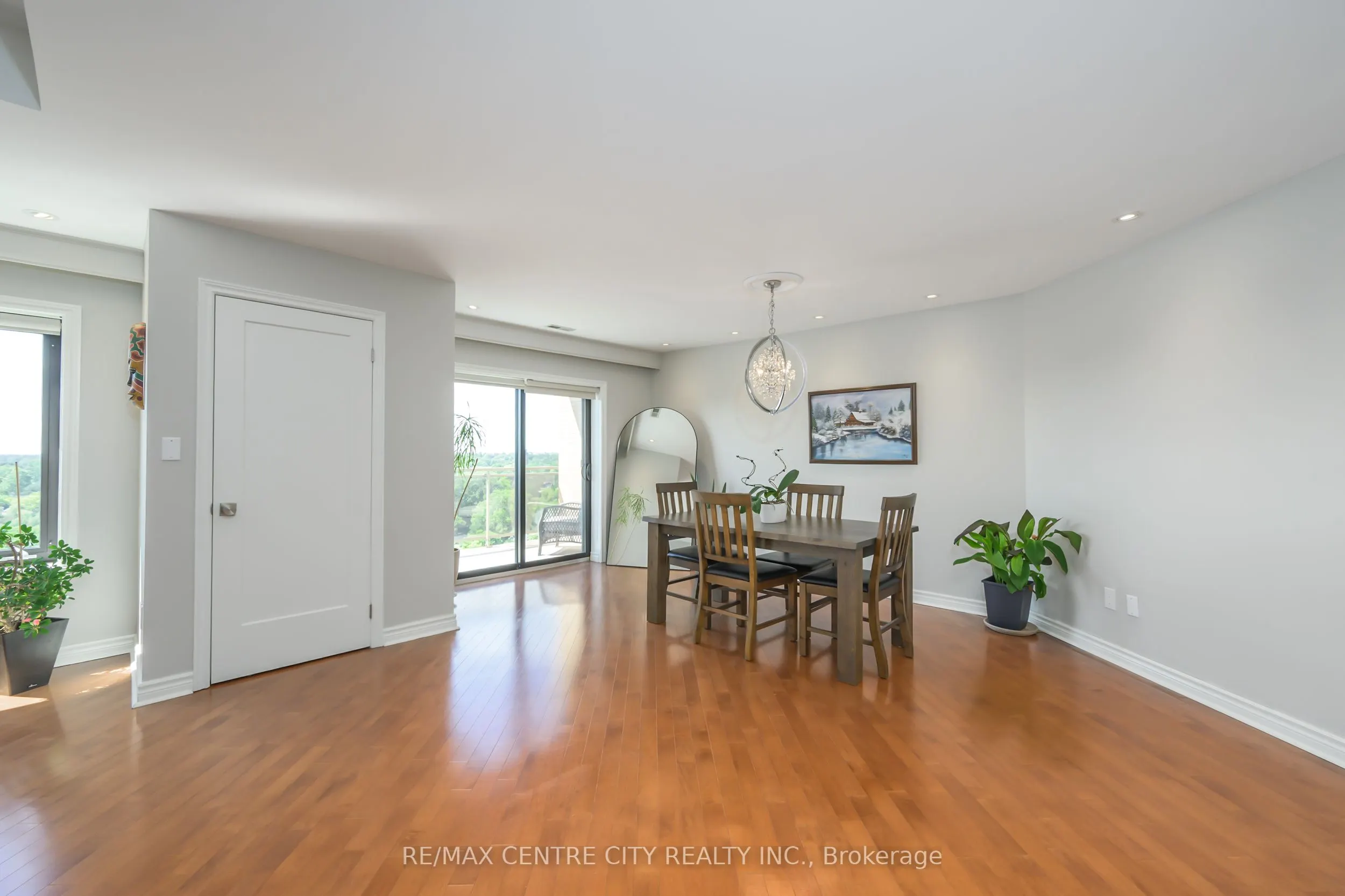 19 King Street, #1102