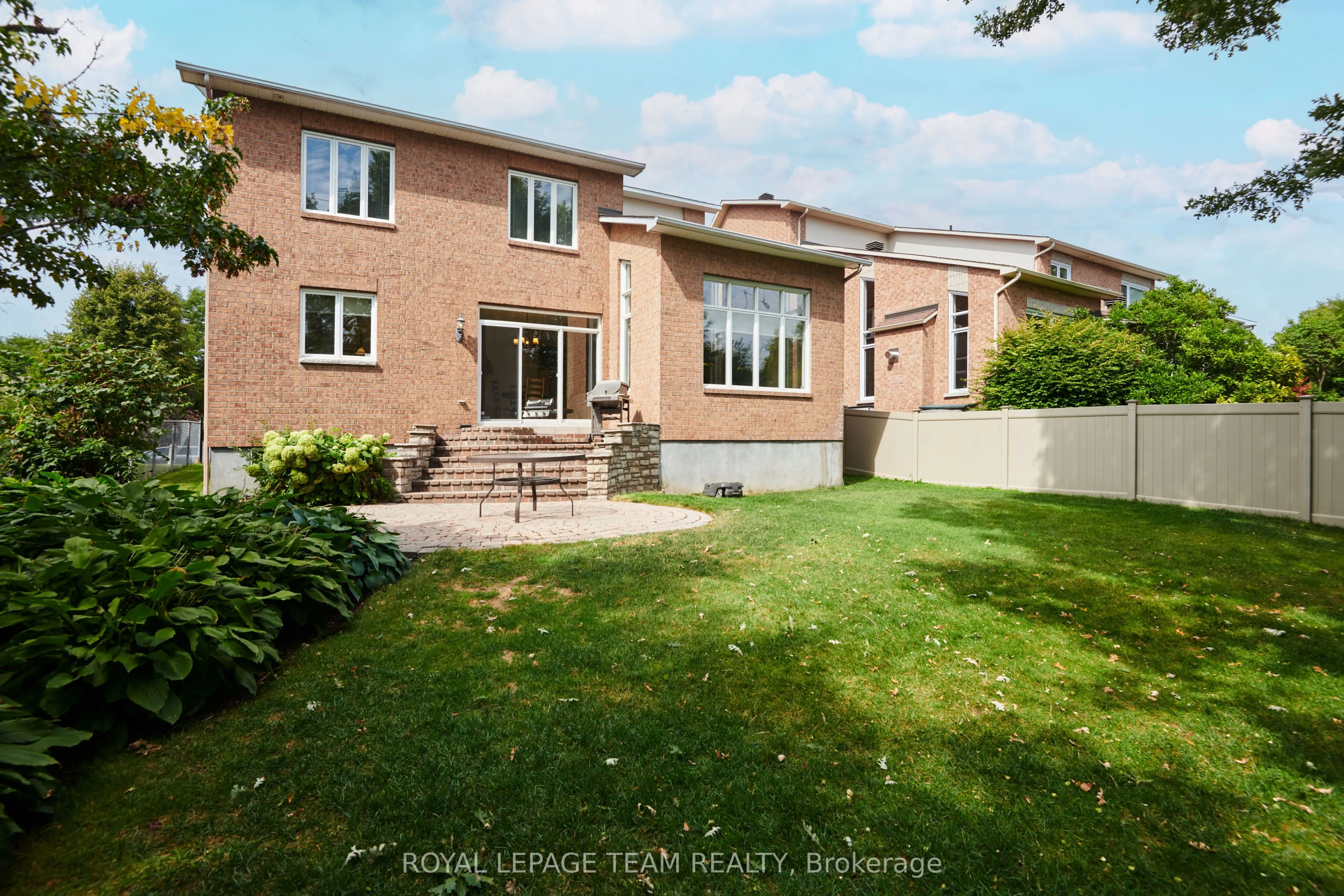 33 Northgate Street S