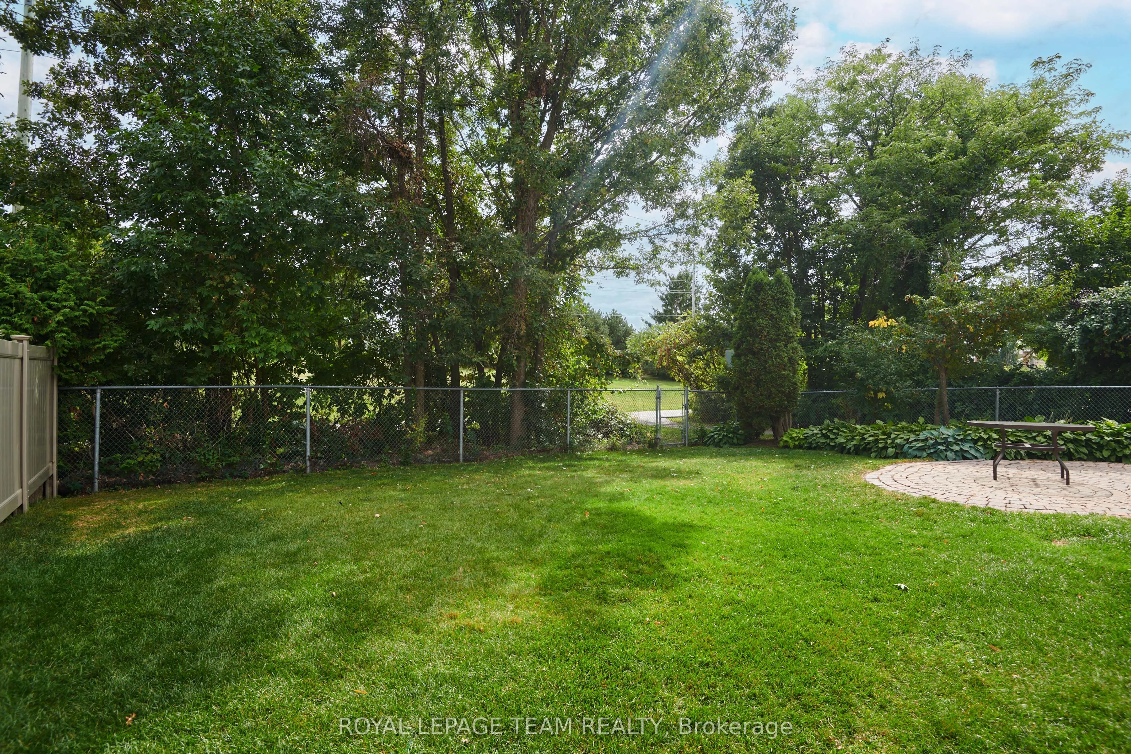 33 Northgate Street S