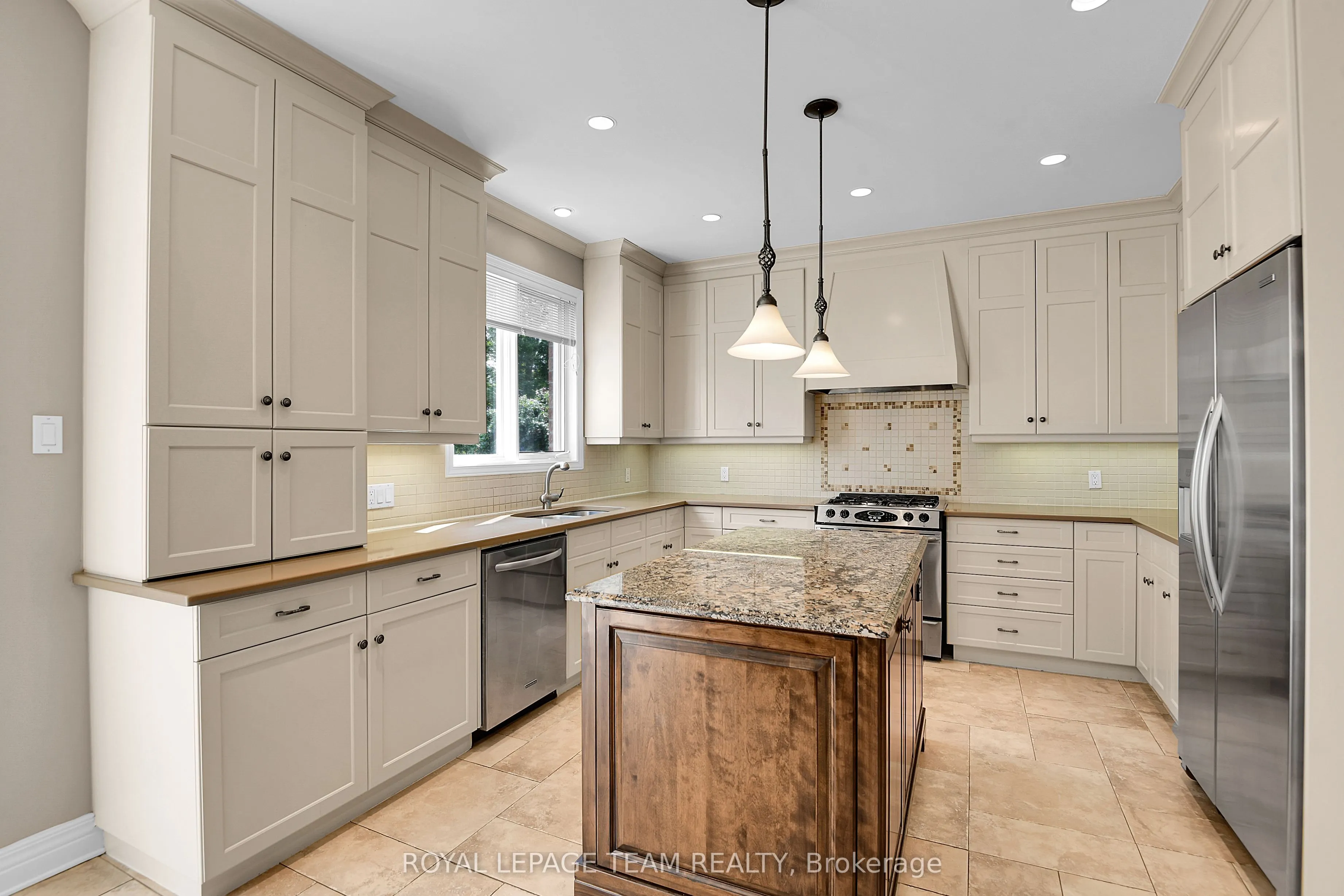 33 Northgate Street S