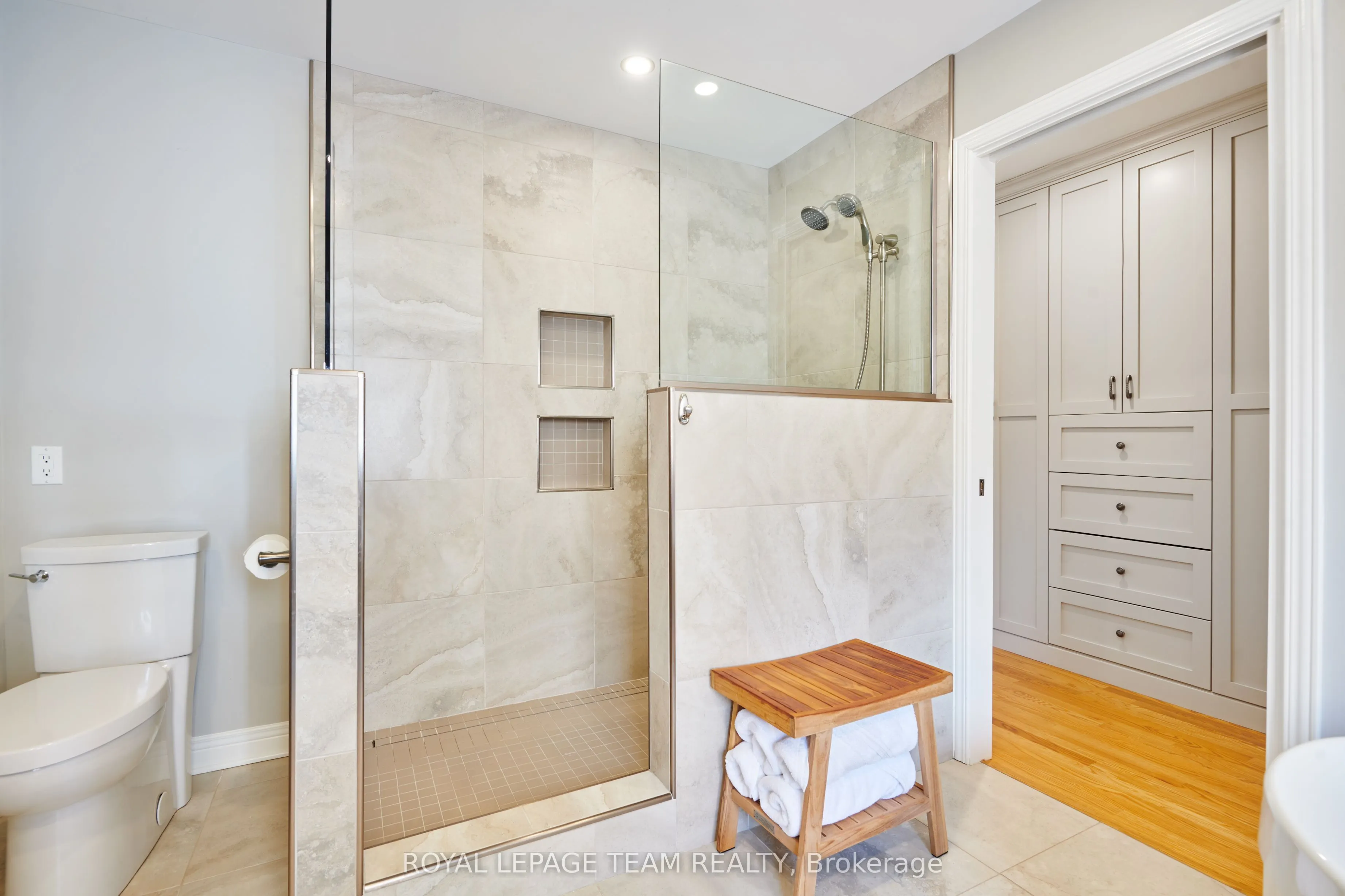 33 Northgate Street S