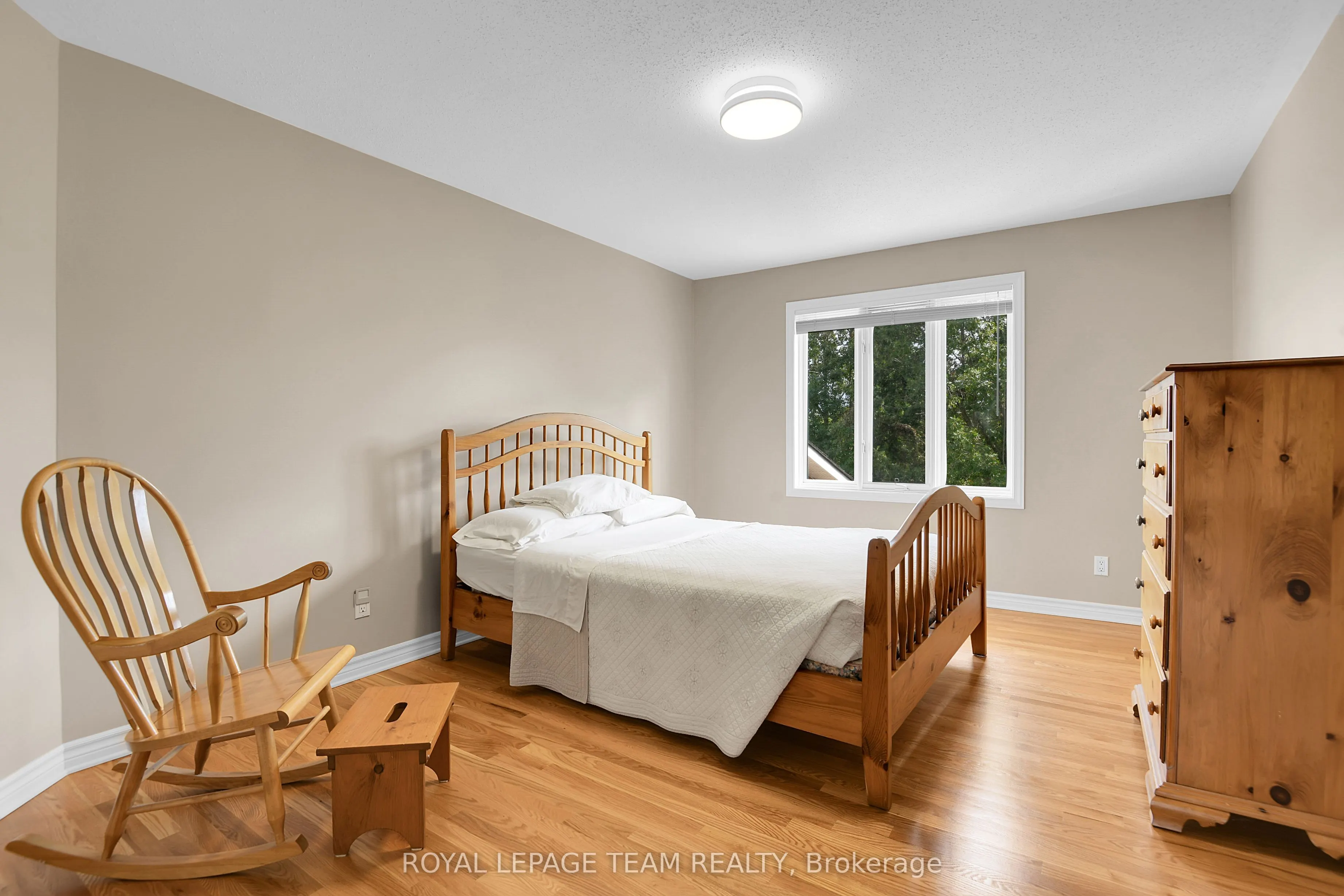 33 Northgate Street S