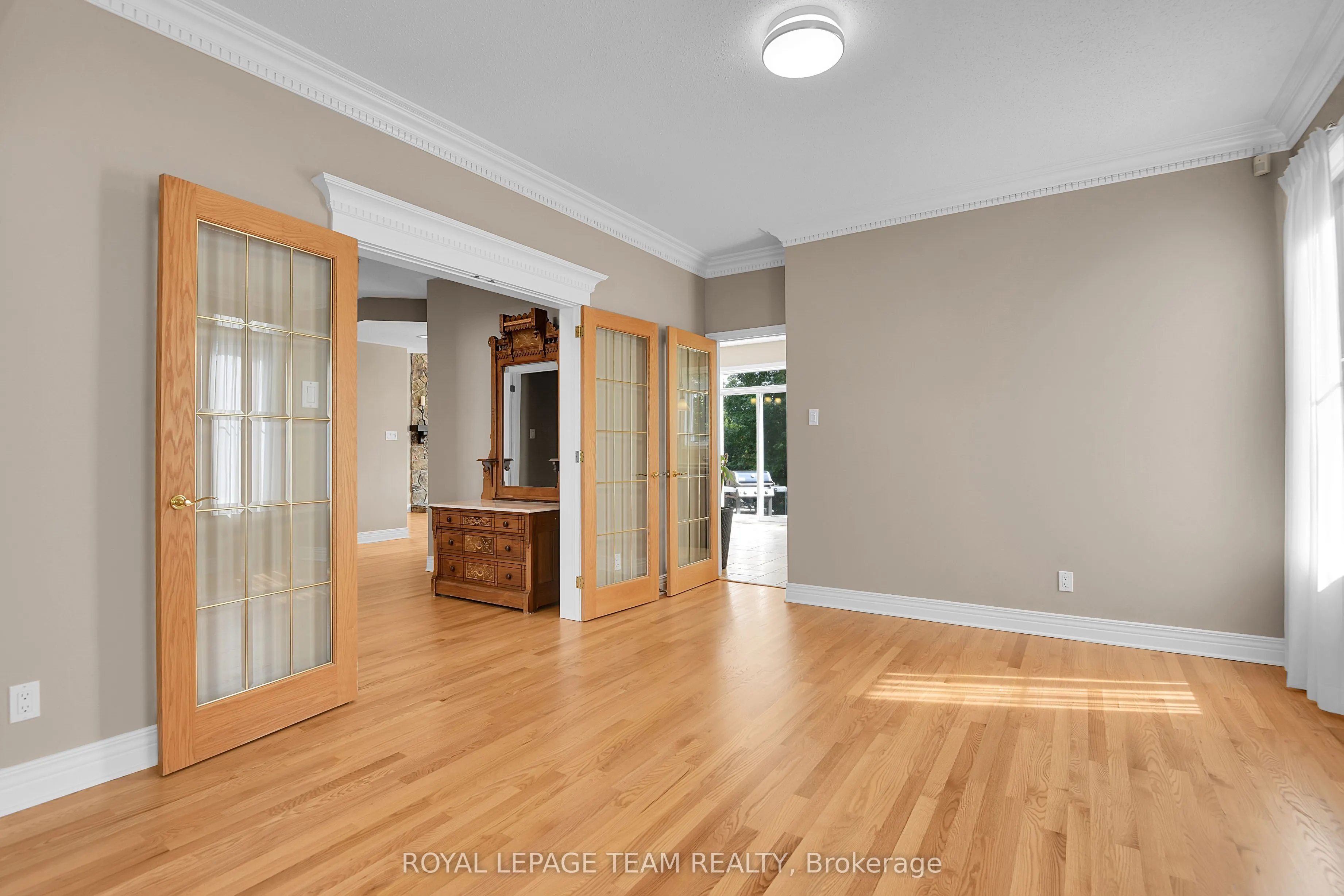 33 Northgate Street S