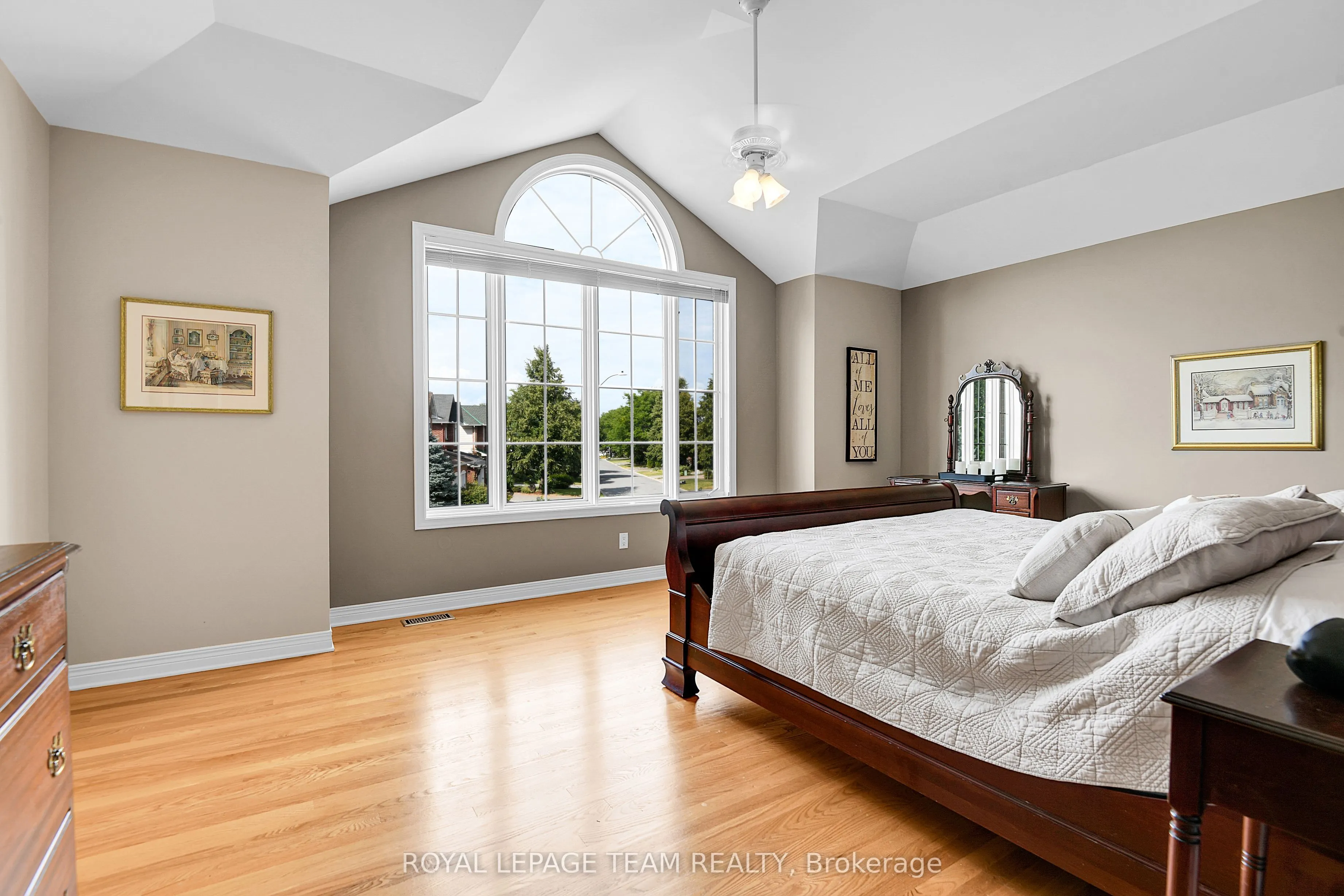 33 Northgate Street S